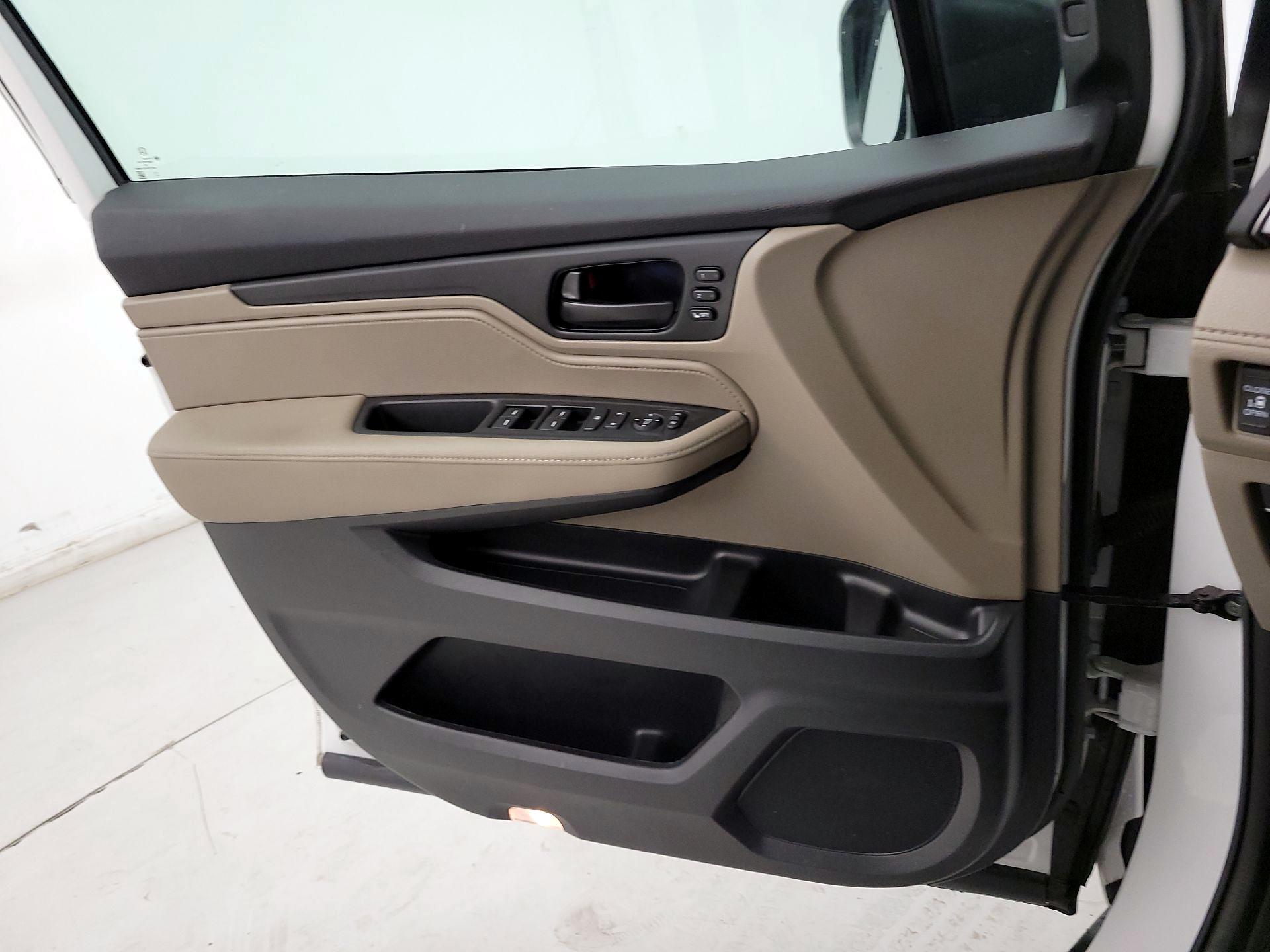 Thumbnail: 2023 Honda Odyssey - 12