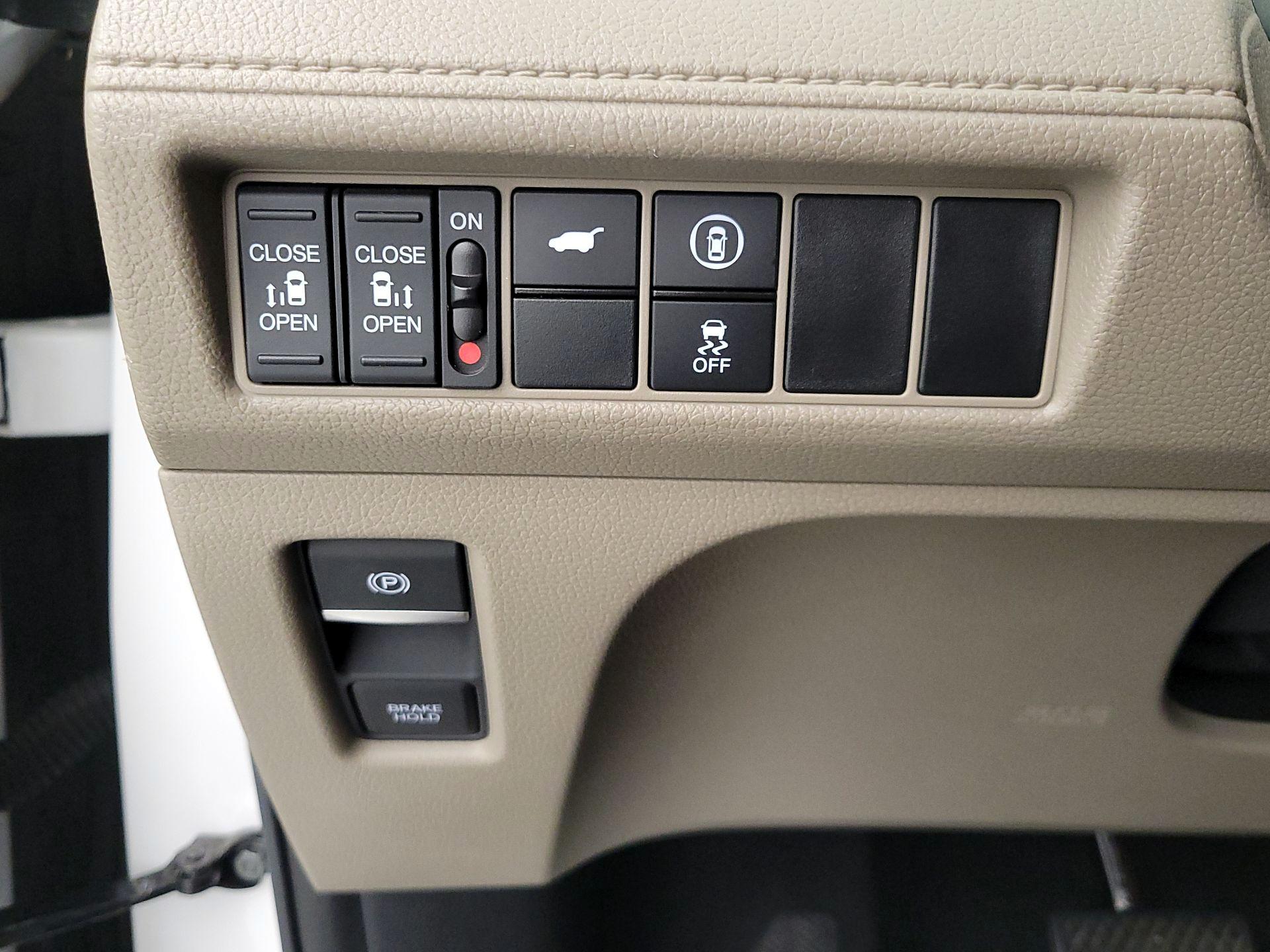 Thumbnail: 2023 Honda Odyssey - 13
