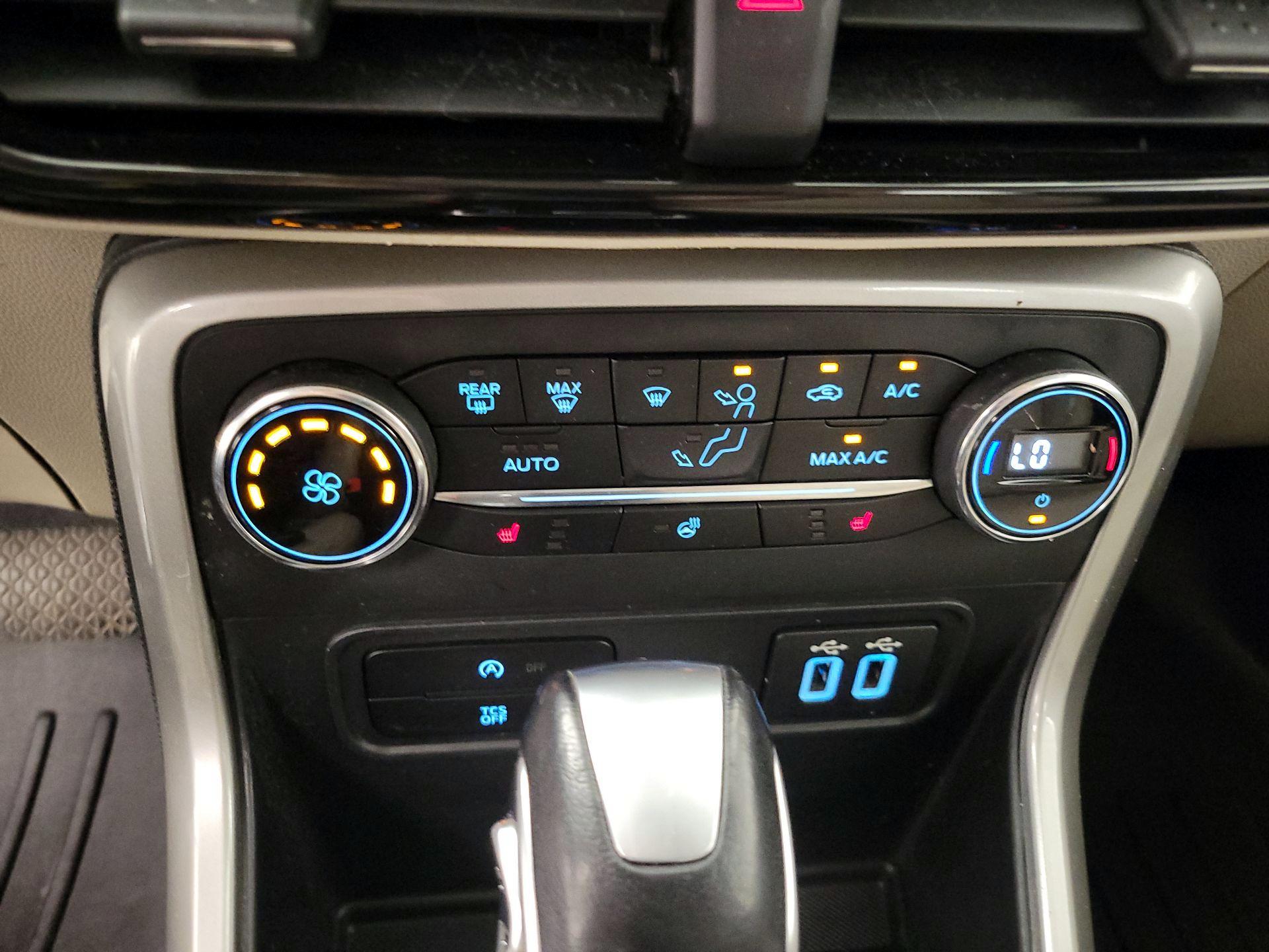 Thumbnail: 2019 Ford EcoSport - 17