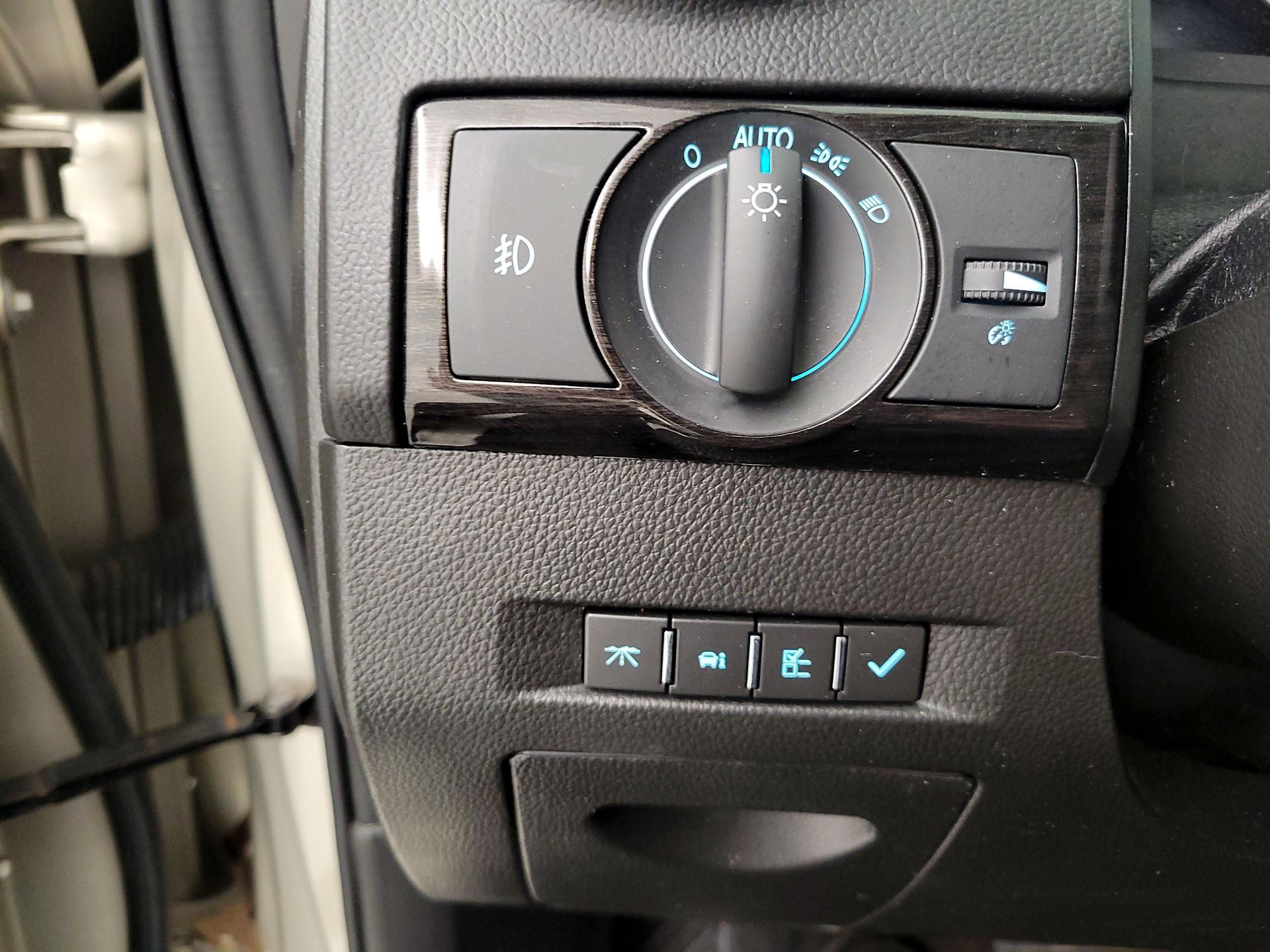 Thumbnail: 2015 Chevrolet Captiva Sport - 13