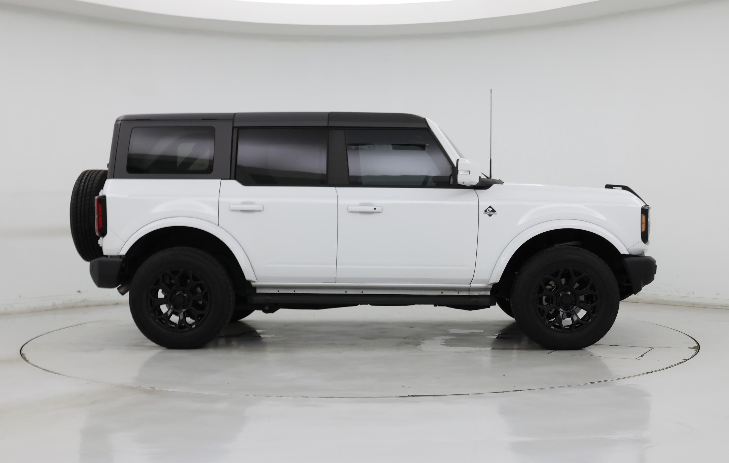 Thumbnail: 2022 Ford Bronco - 7