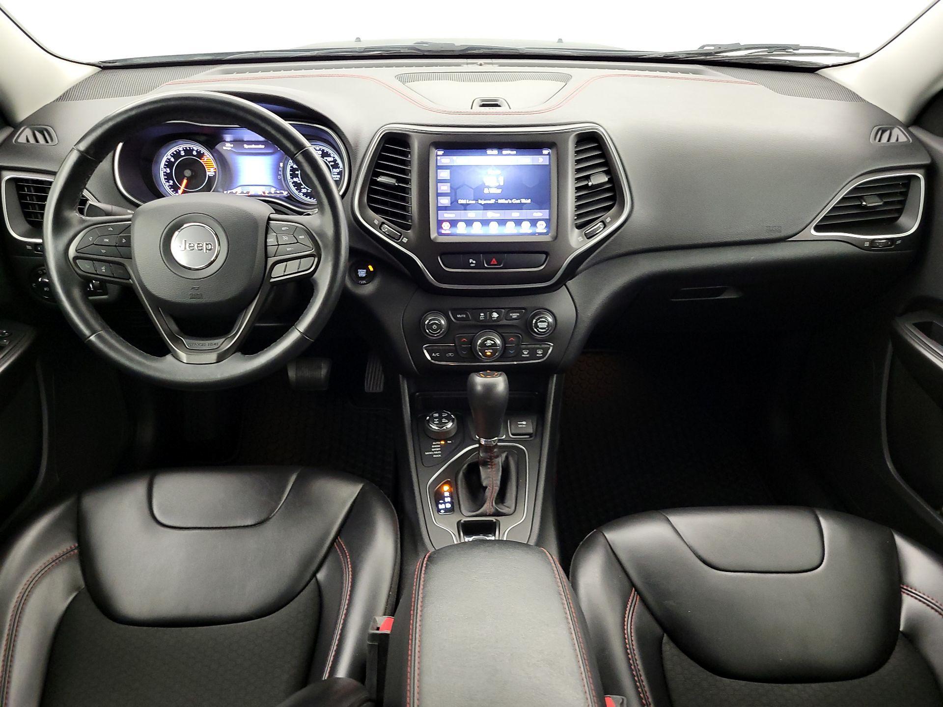 Thumbnail: 2019 Jeep Cherokee - 9
