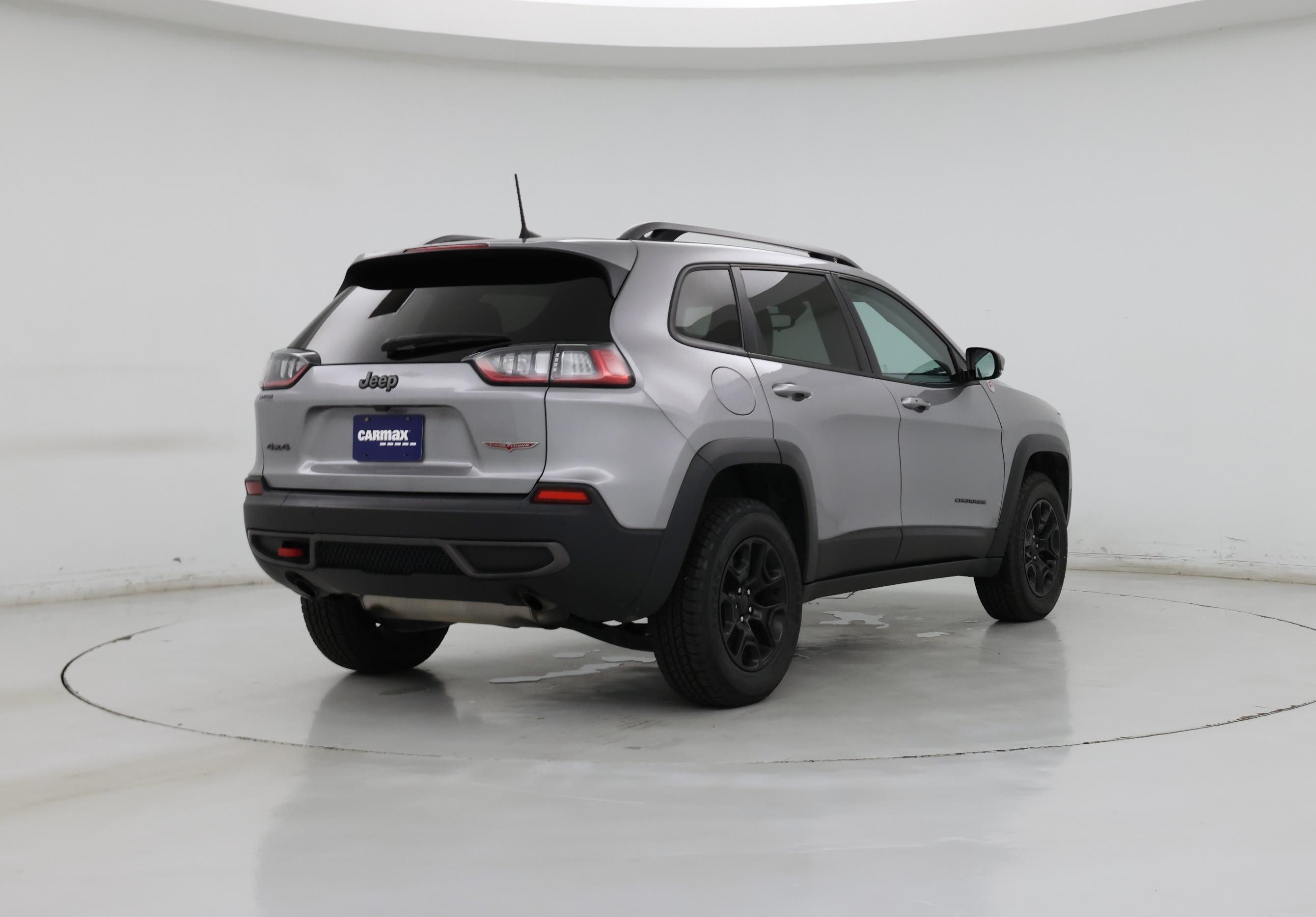 Thumbnail: 2019 Jeep Cherokee - 8
