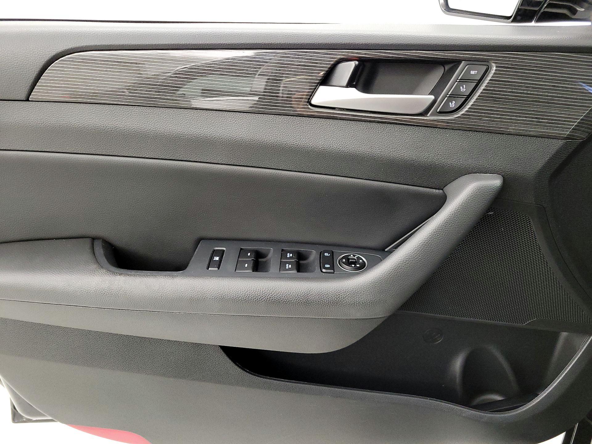 Thumbnail: 2019 Hyundai Sonata - 12