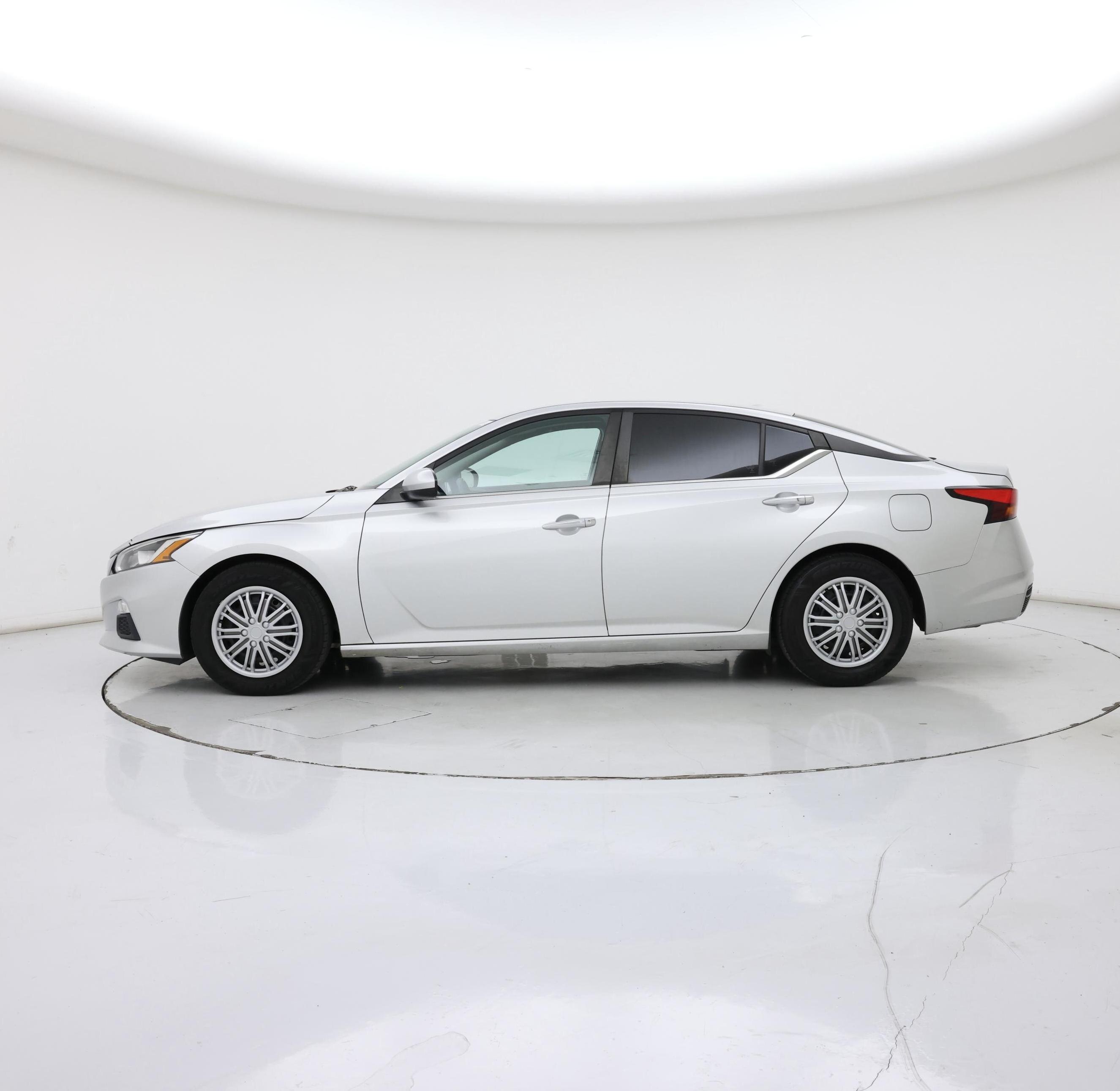 Thumbnail: 2019 Nissan Altima - 3