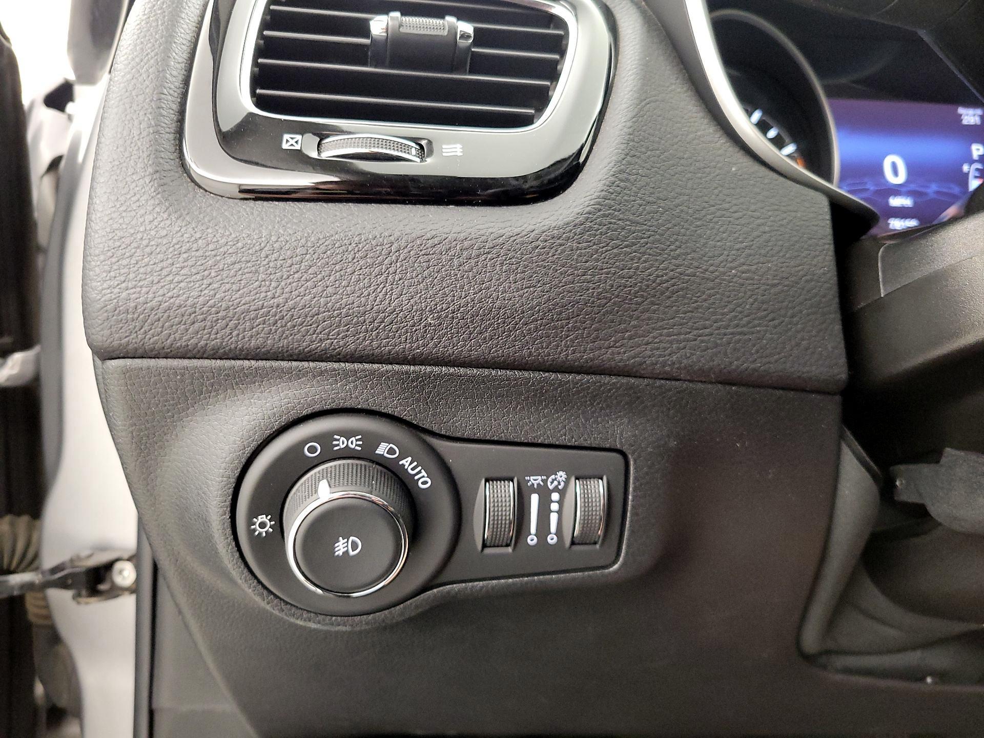 Thumbnail: 2018 Jeep Compass - 13