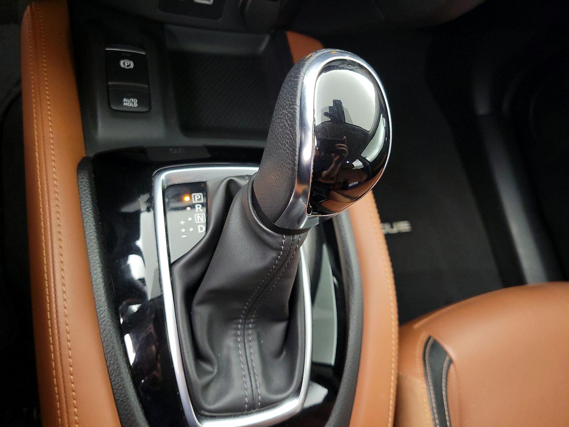 Thumbnail: 2018 Nissan Rogue - 18