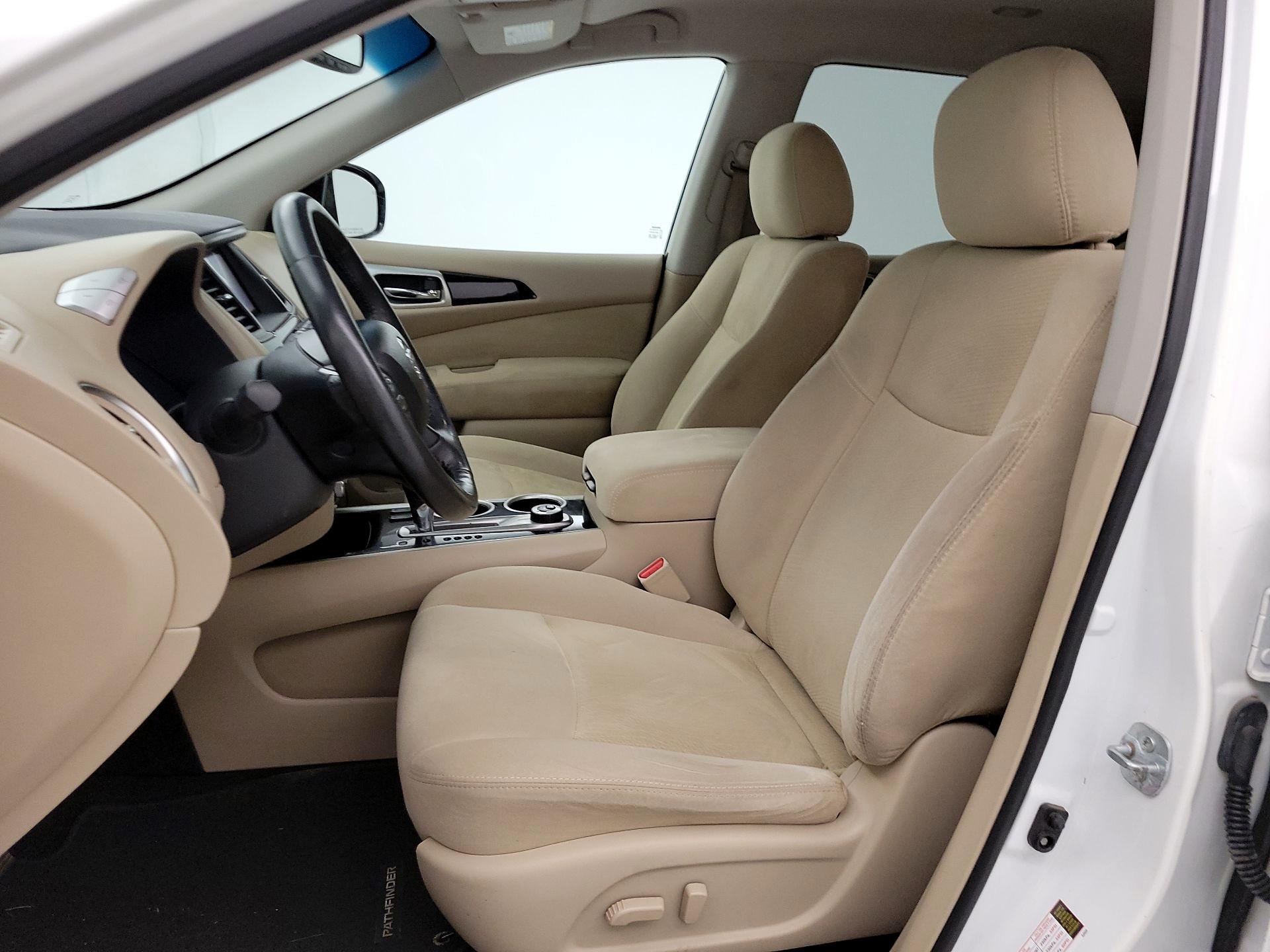 Thumbnail: 2016 Nissan Pathfinder - 11