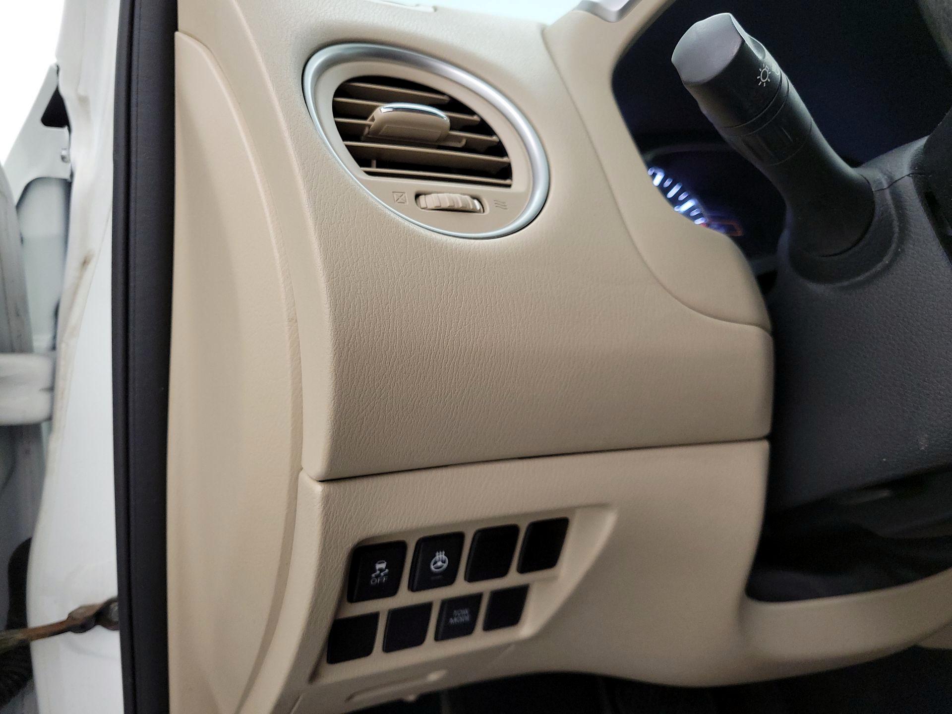 Thumbnail: 2016 Nissan Pathfinder - 13