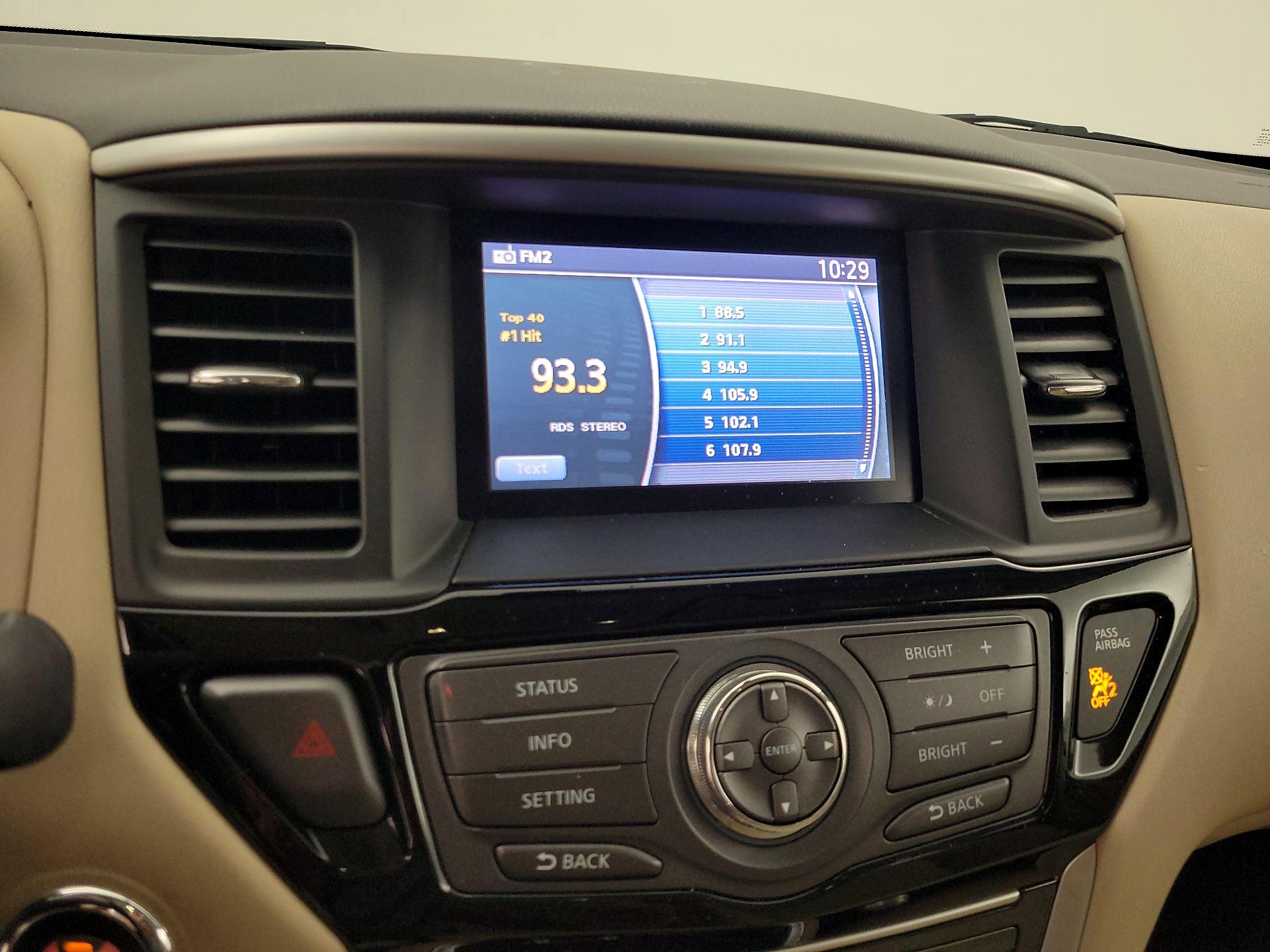 Thumbnail: 2016 Nissan Pathfinder - 15