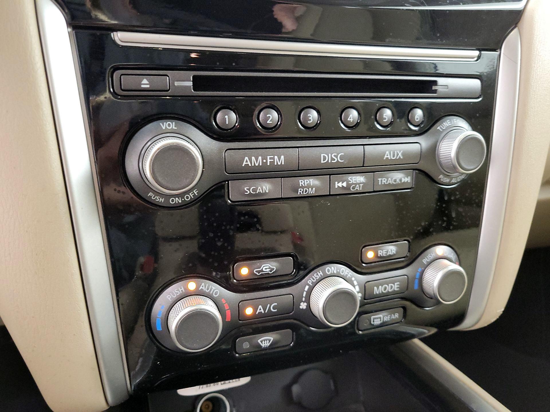 Thumbnail: 2016 Nissan Pathfinder - 16