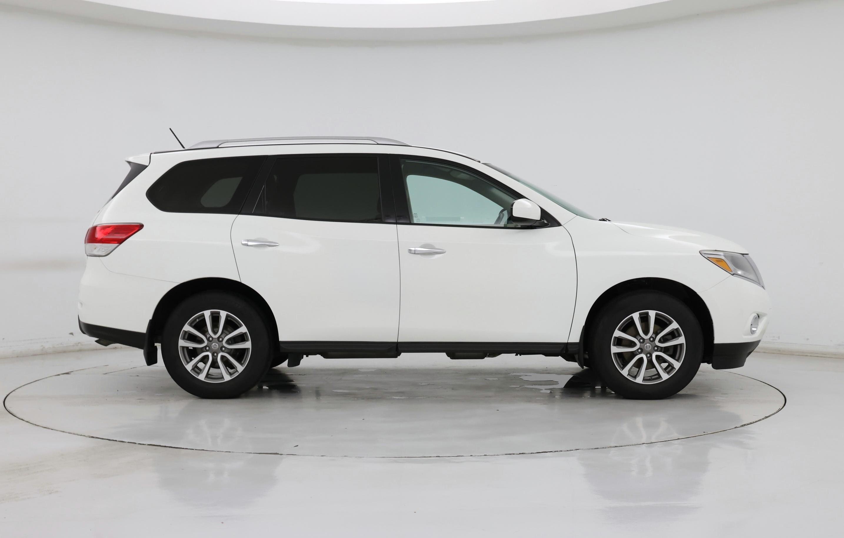 Thumbnail: 2016 Nissan Pathfinder - 7