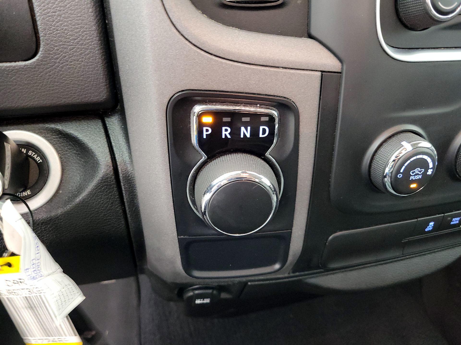 Thumbnail: 2019 RAM 1500 Classic - 17