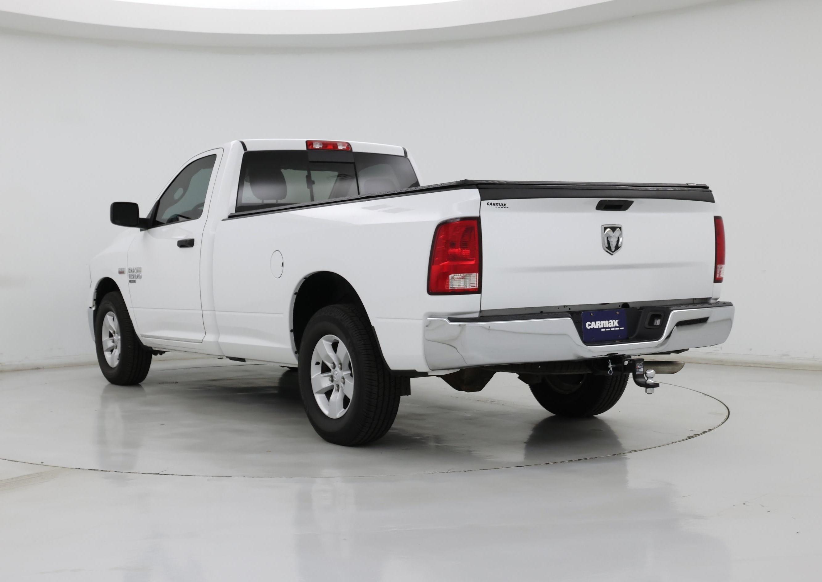 Thumbnail: 2019 RAM 1500 Classic - 2