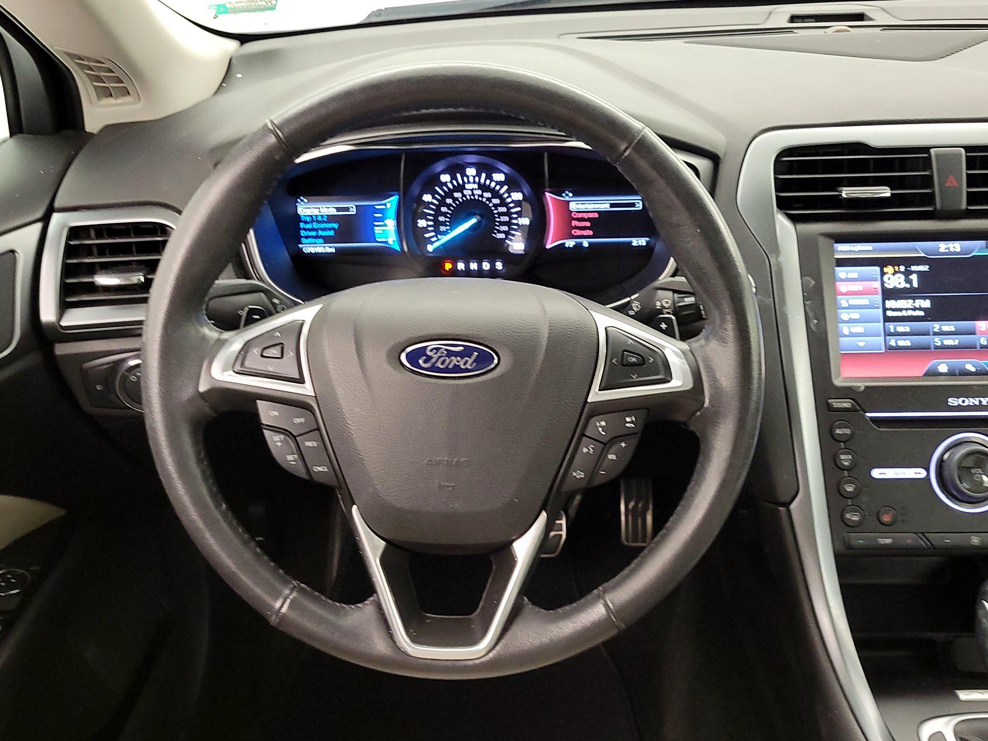 Thumbnail: 2016 Ford Fusion - 10