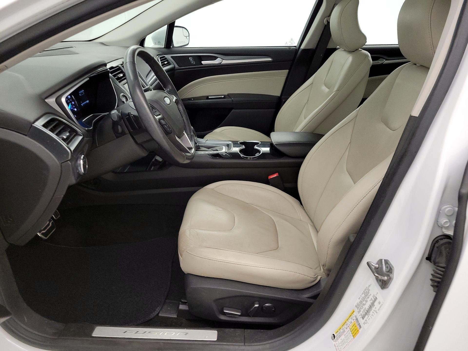 Thumbnail: 2016 Ford Fusion - 11