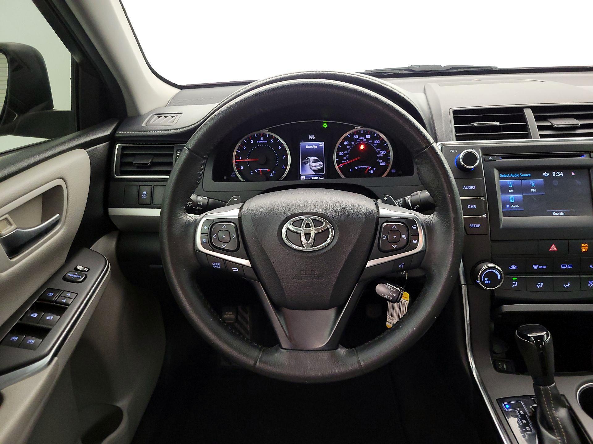 Thumbnail: 2016 Toyota Camry - 10
