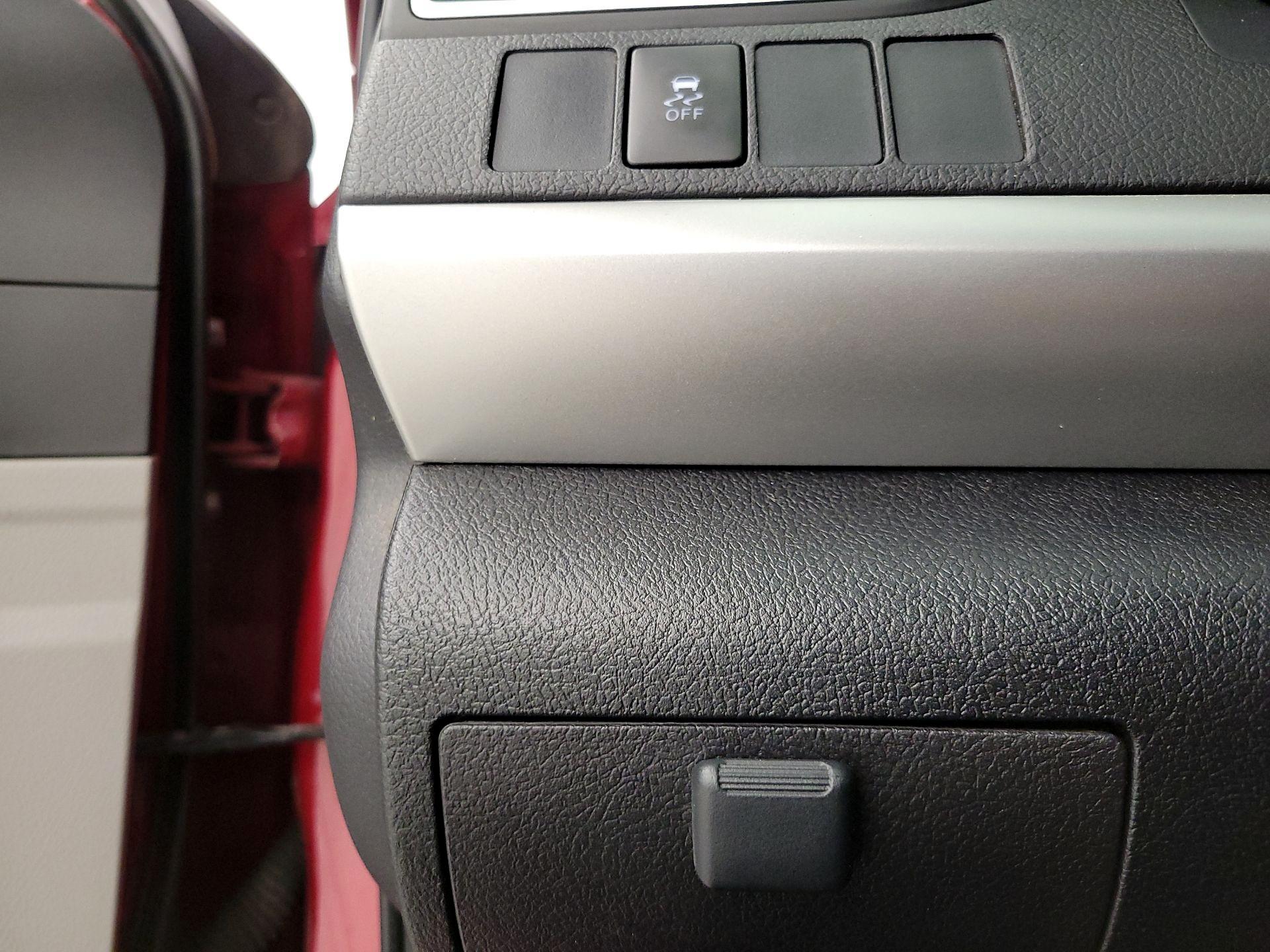 Thumbnail: 2016 Toyota Camry - 13