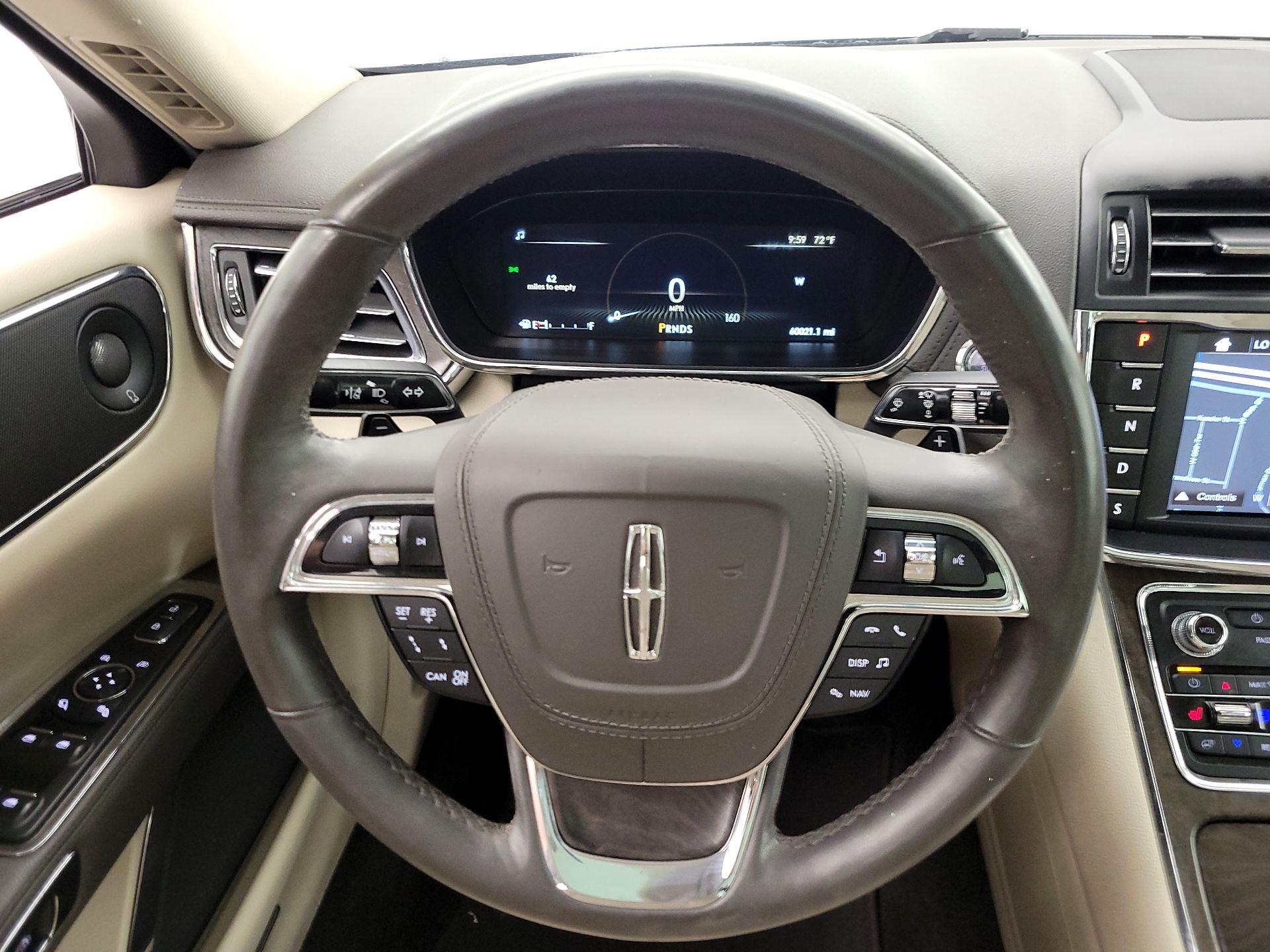 Thumbnail: 2017 Lincoln Continental - 10