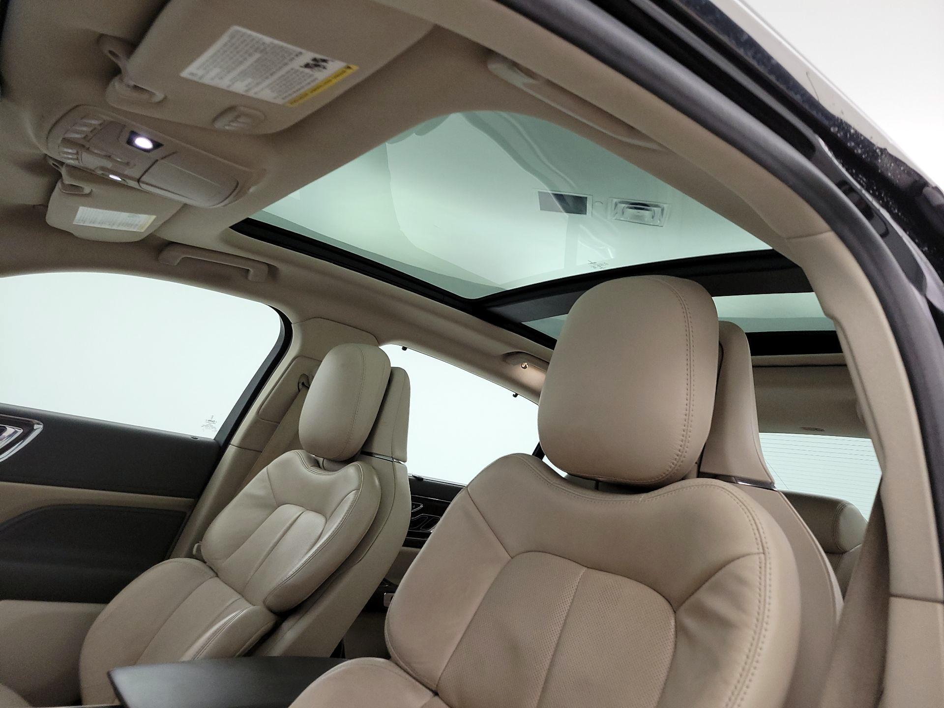 Thumbnail: 2017 Lincoln Continental - 20