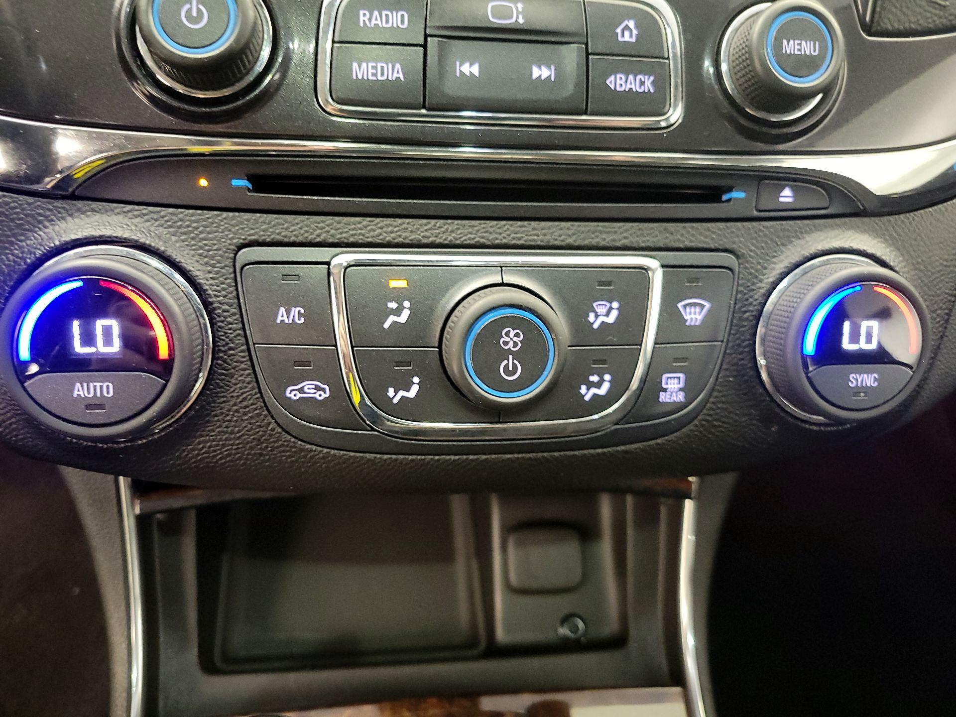 Thumbnail: 2014 Chevrolet Impala - 16