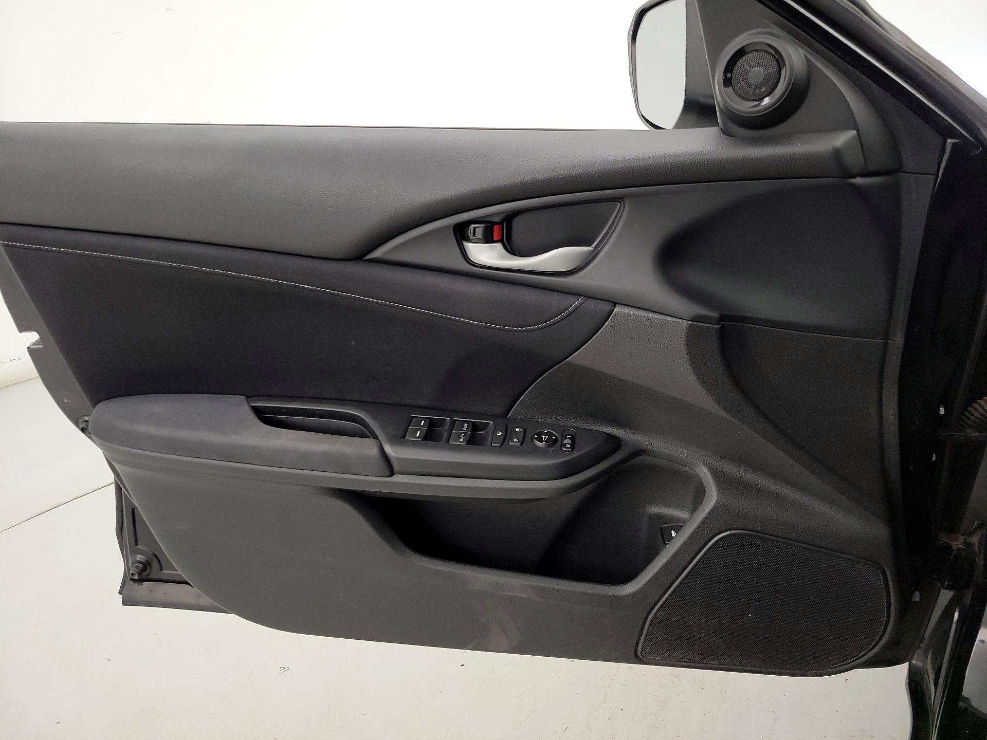 Thumbnail: 2019 Honda Insight - 12