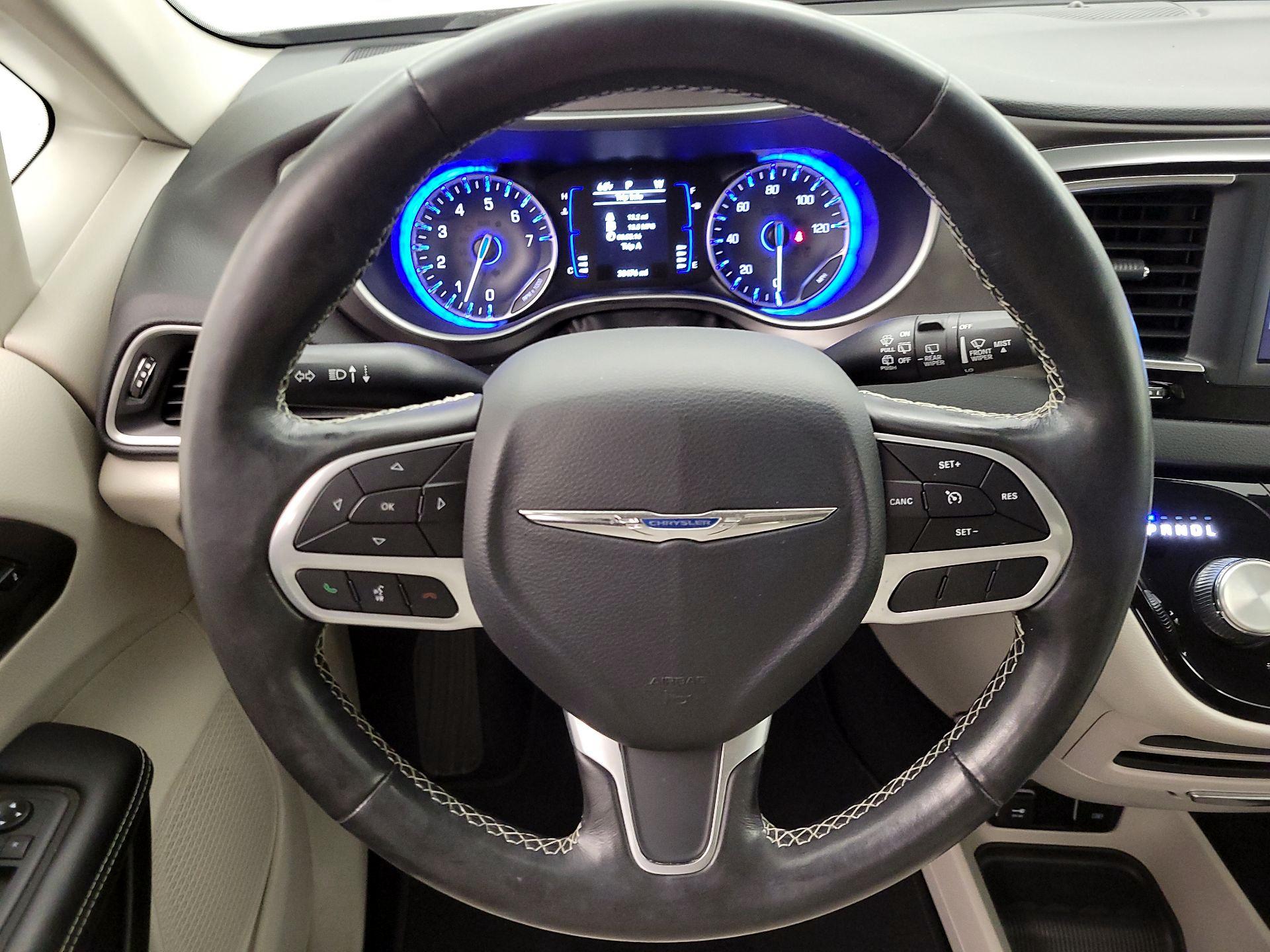 Thumbnail: 2020 Chrysler Pacifica - 10