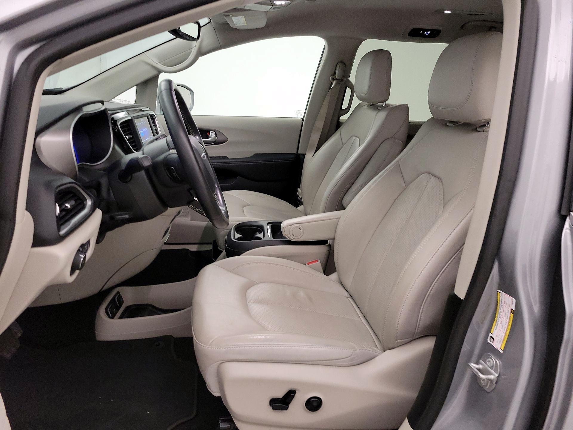Thumbnail: 2020 Chrysler Pacifica - 11