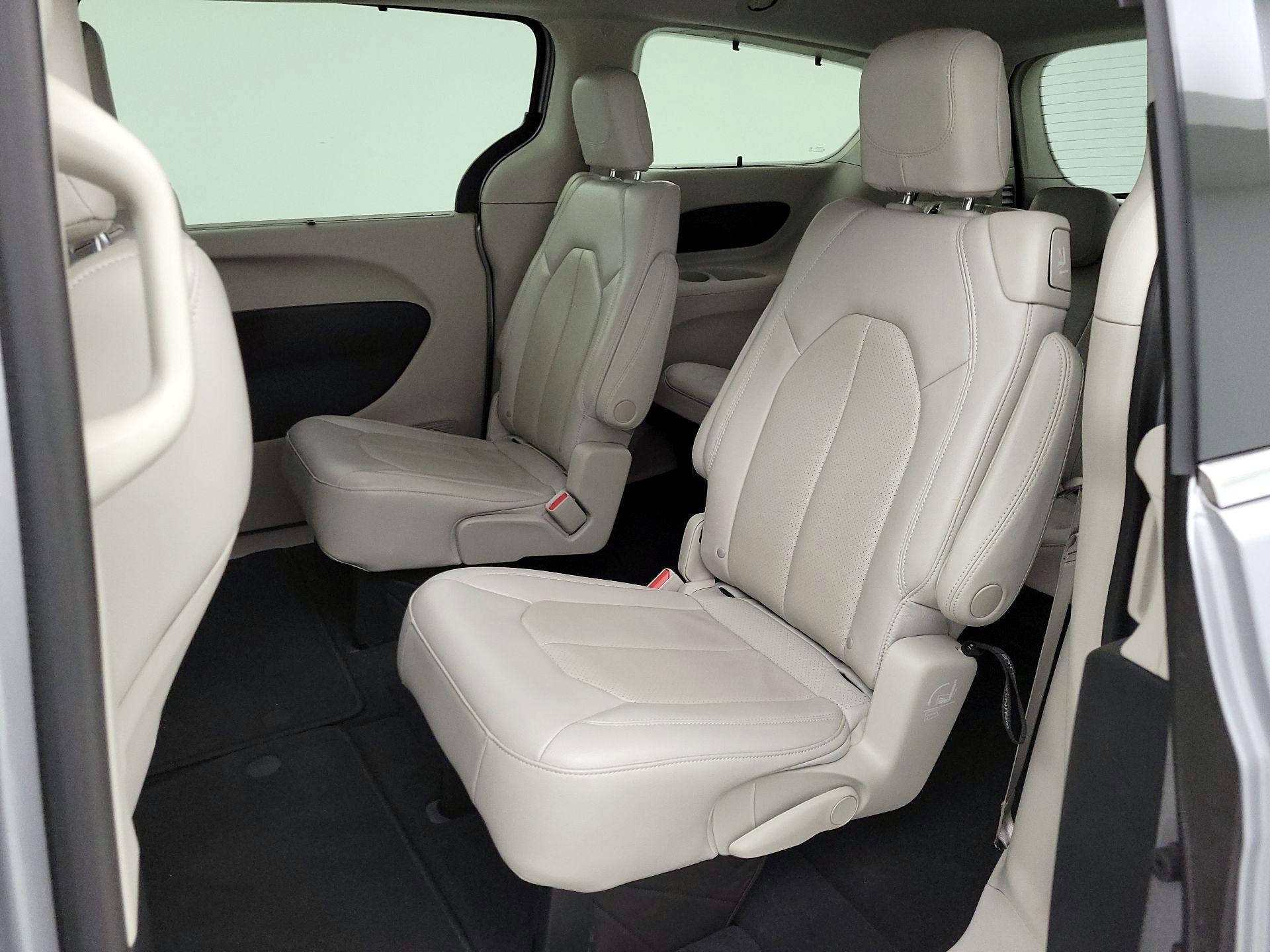 Thumbnail: 2020 Chrysler Pacifica - 19