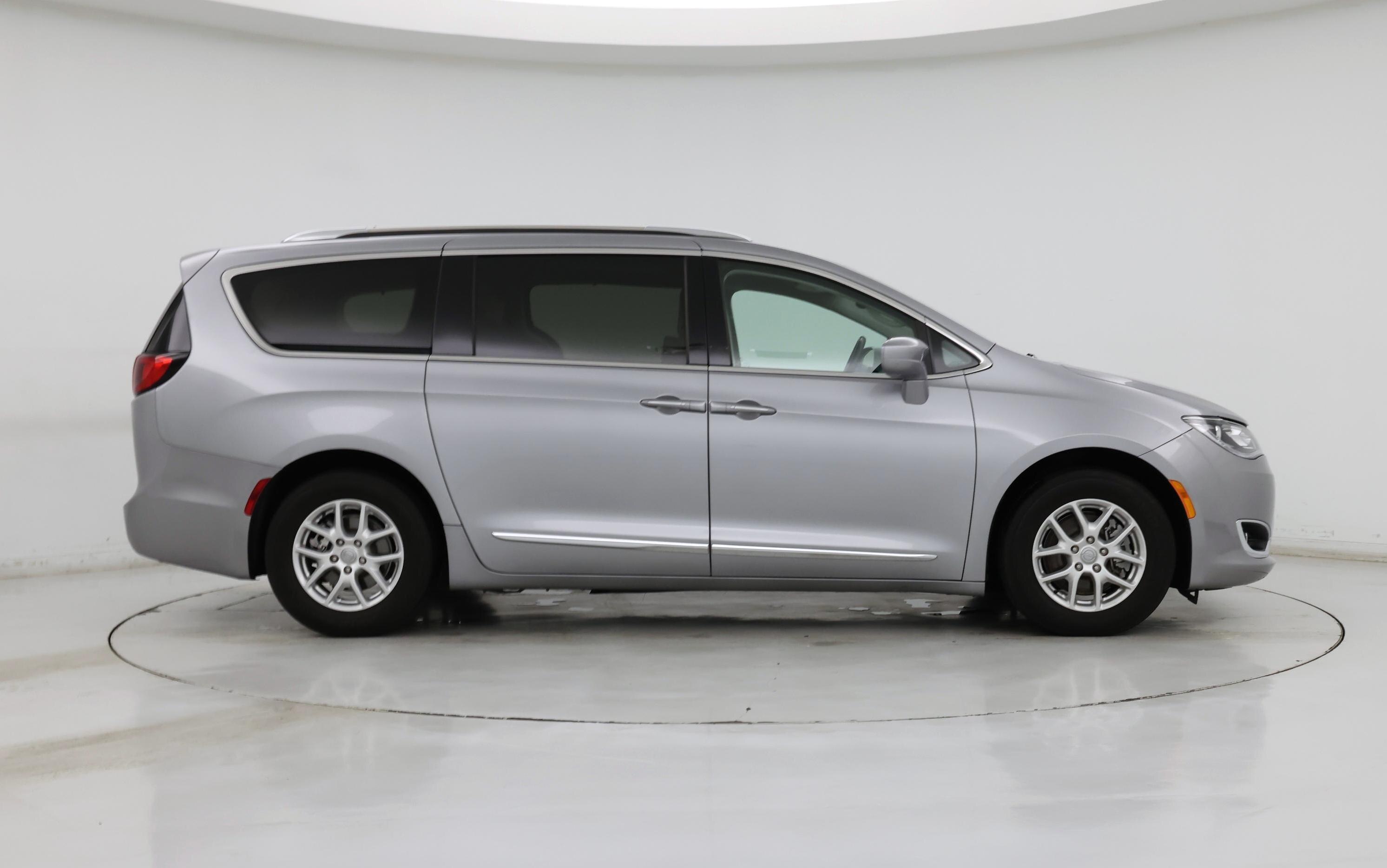 Thumbnail: 2020 Chrysler Pacifica - 7