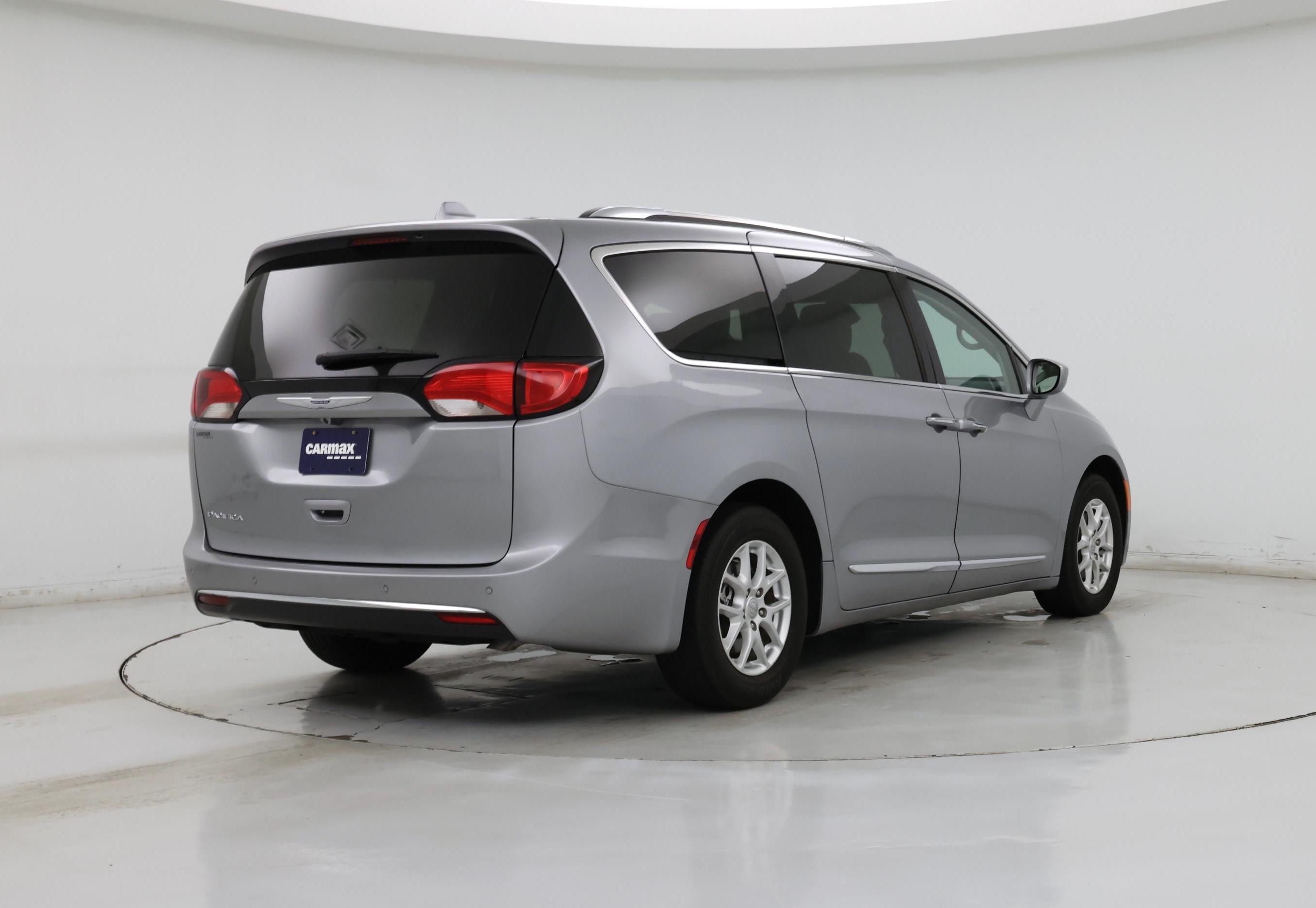 Thumbnail: 2020 Chrysler Pacifica - 8