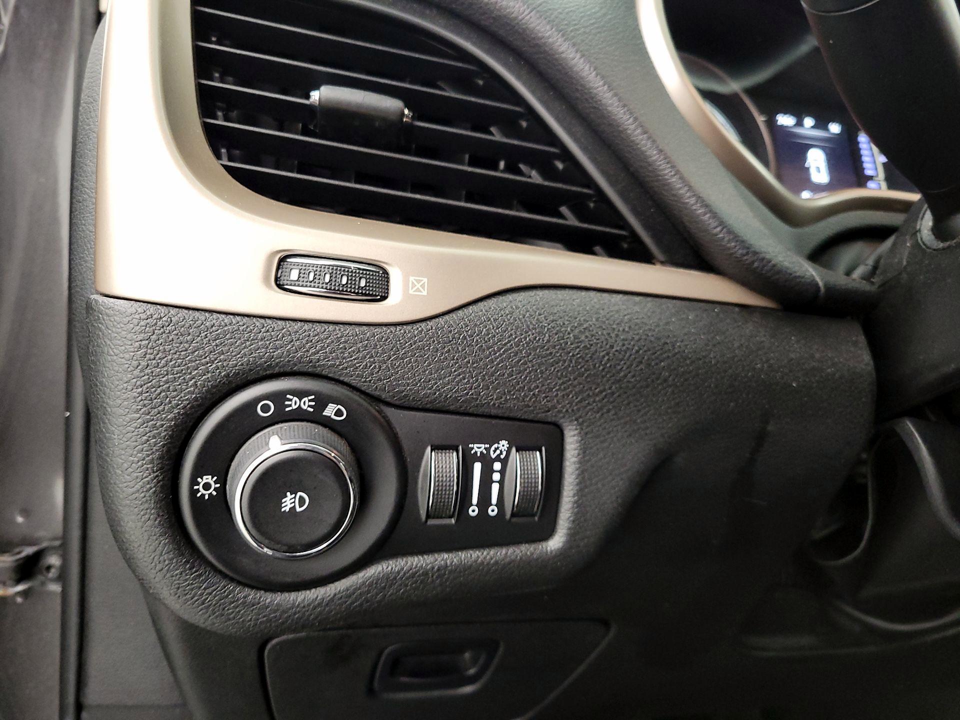 Thumbnail: 2014 Jeep Cherokee - 13