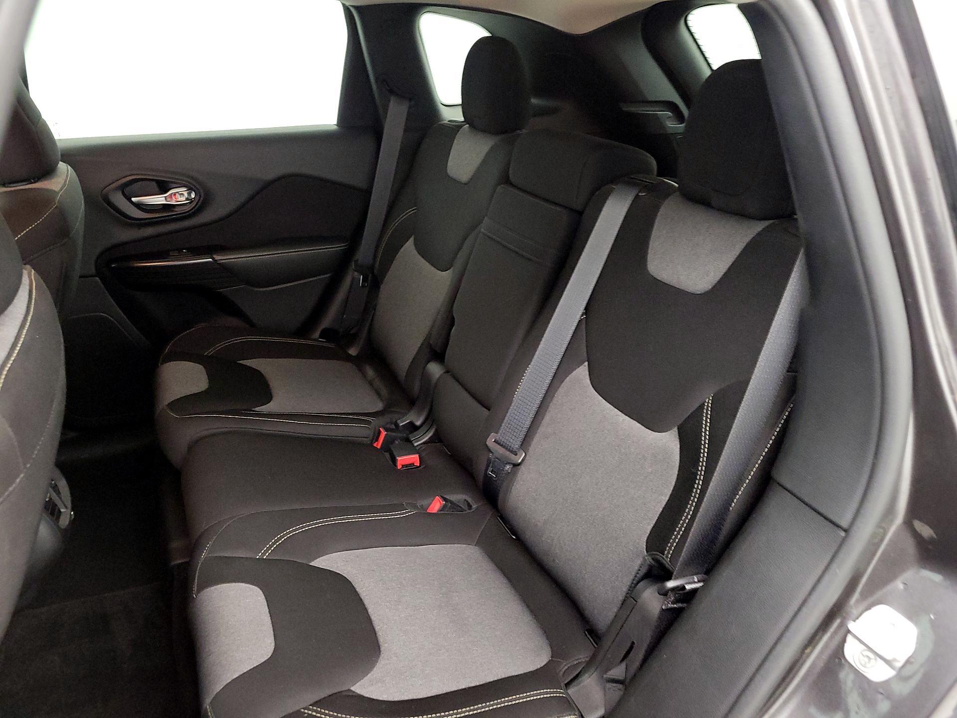 Thumbnail: 2014 Jeep Cherokee - 18