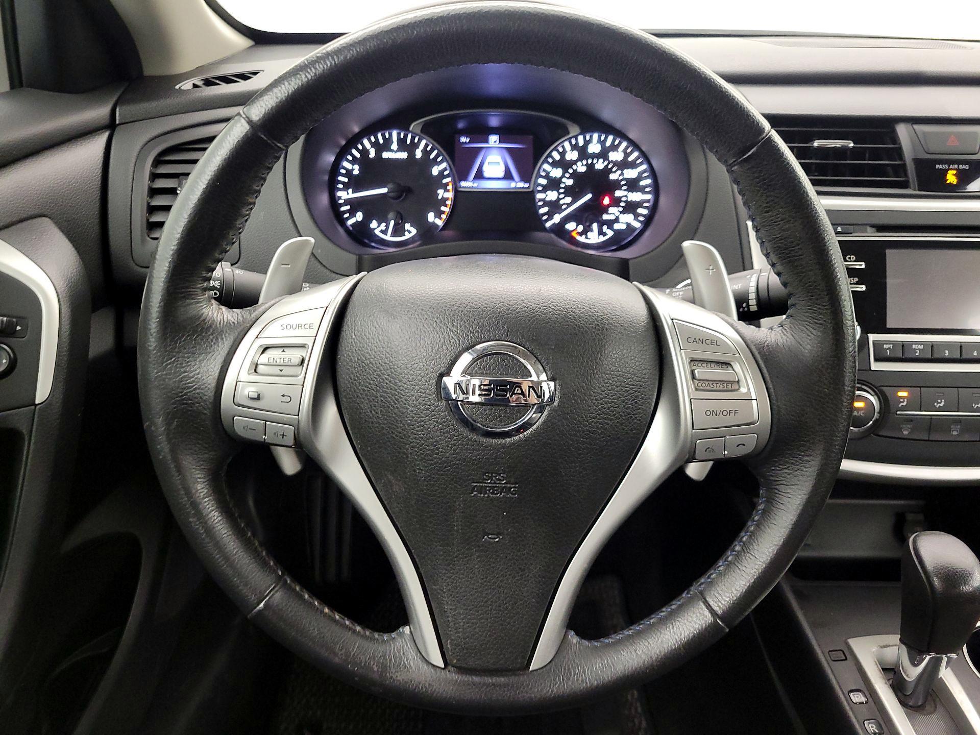 Thumbnail: 2016 Nissan Altima - 10