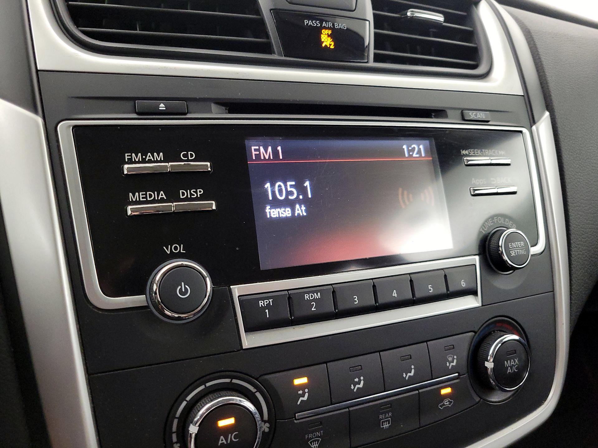 Thumbnail: 2016 Nissan Altima - 15