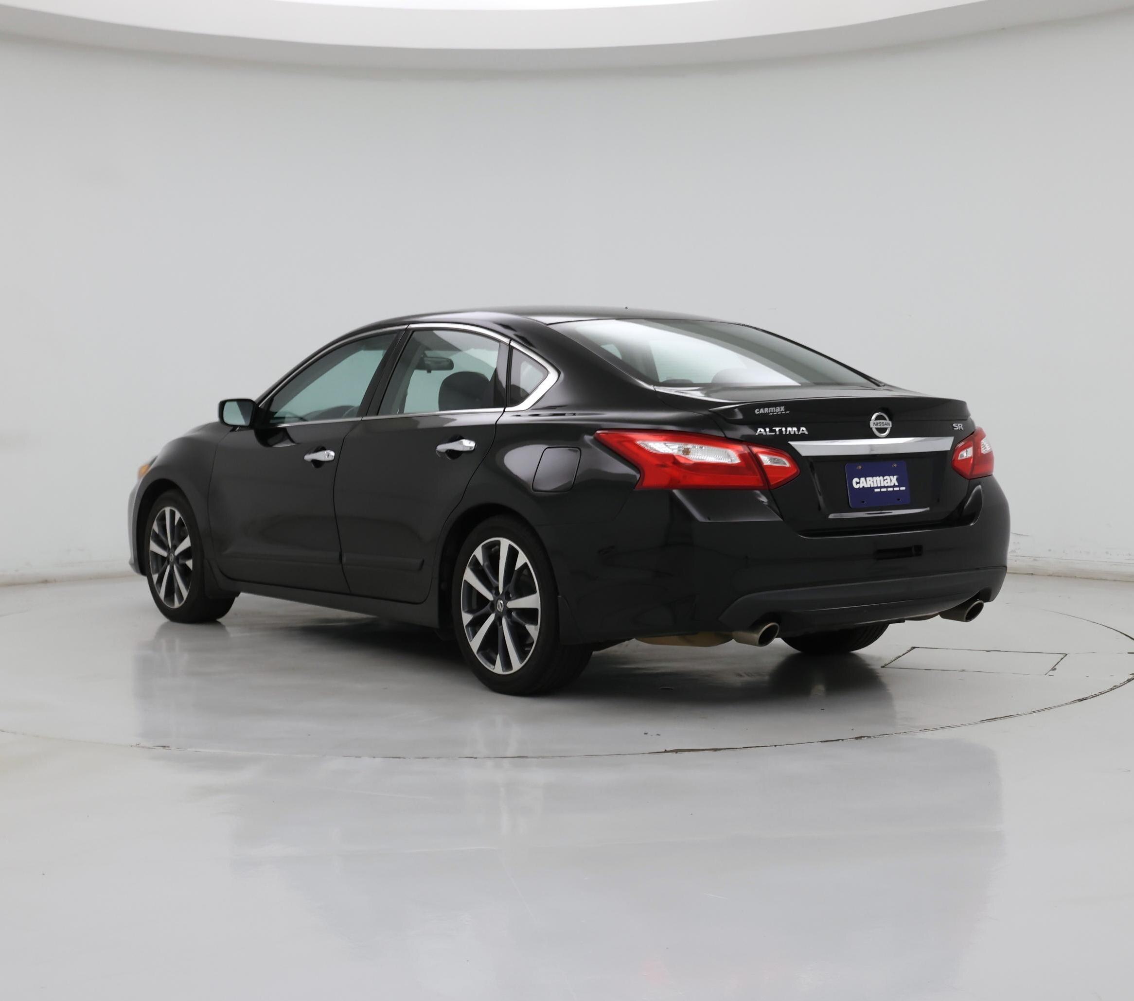 Thumbnail: 2016 Nissan Altima - 2