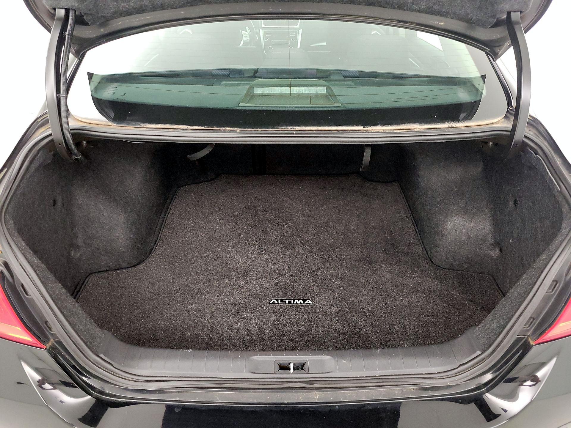 Thumbnail: 2016 Nissan Altima - 20