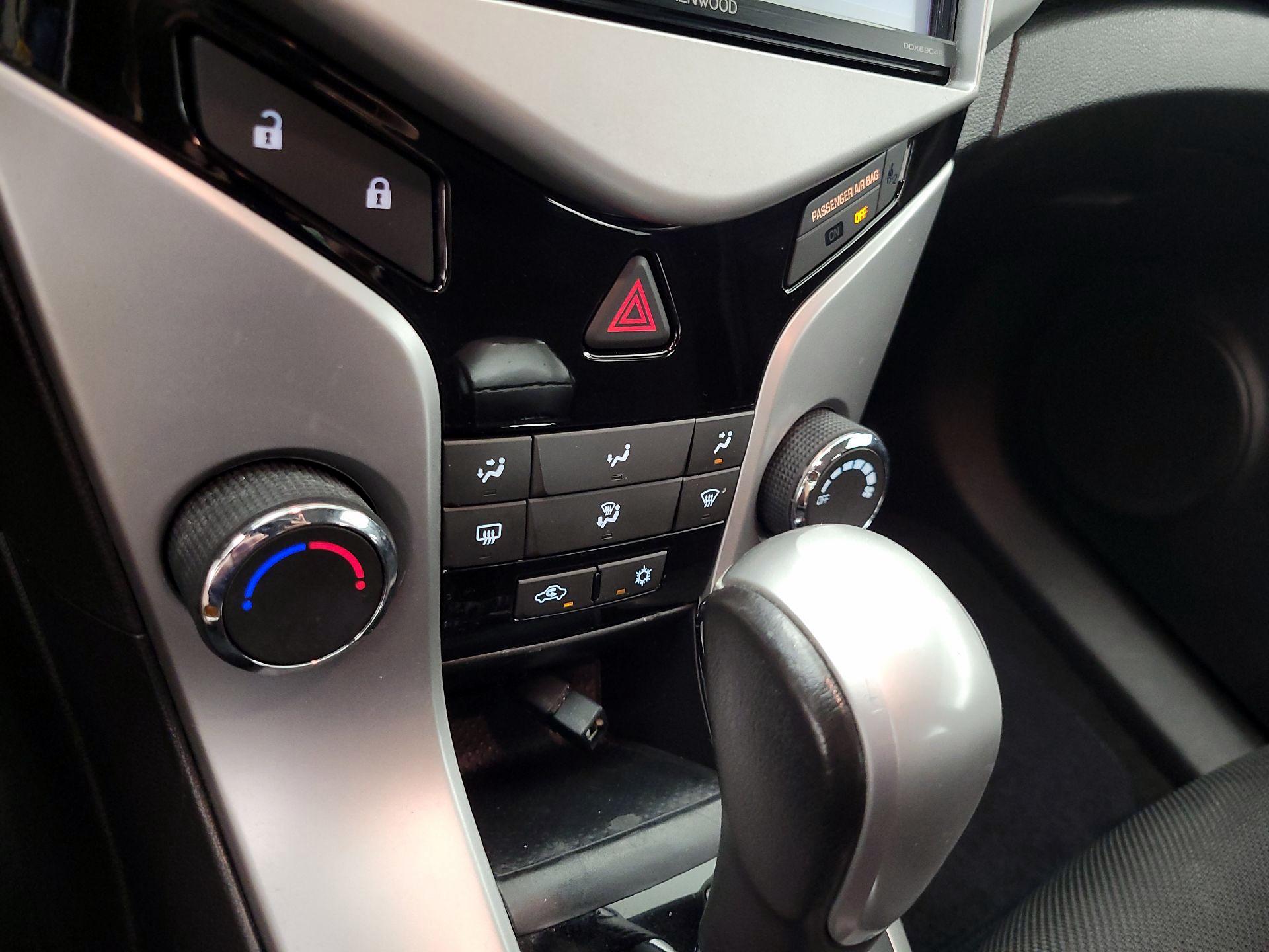 Thumbnail: 2014 Chevrolet Cruze - 16