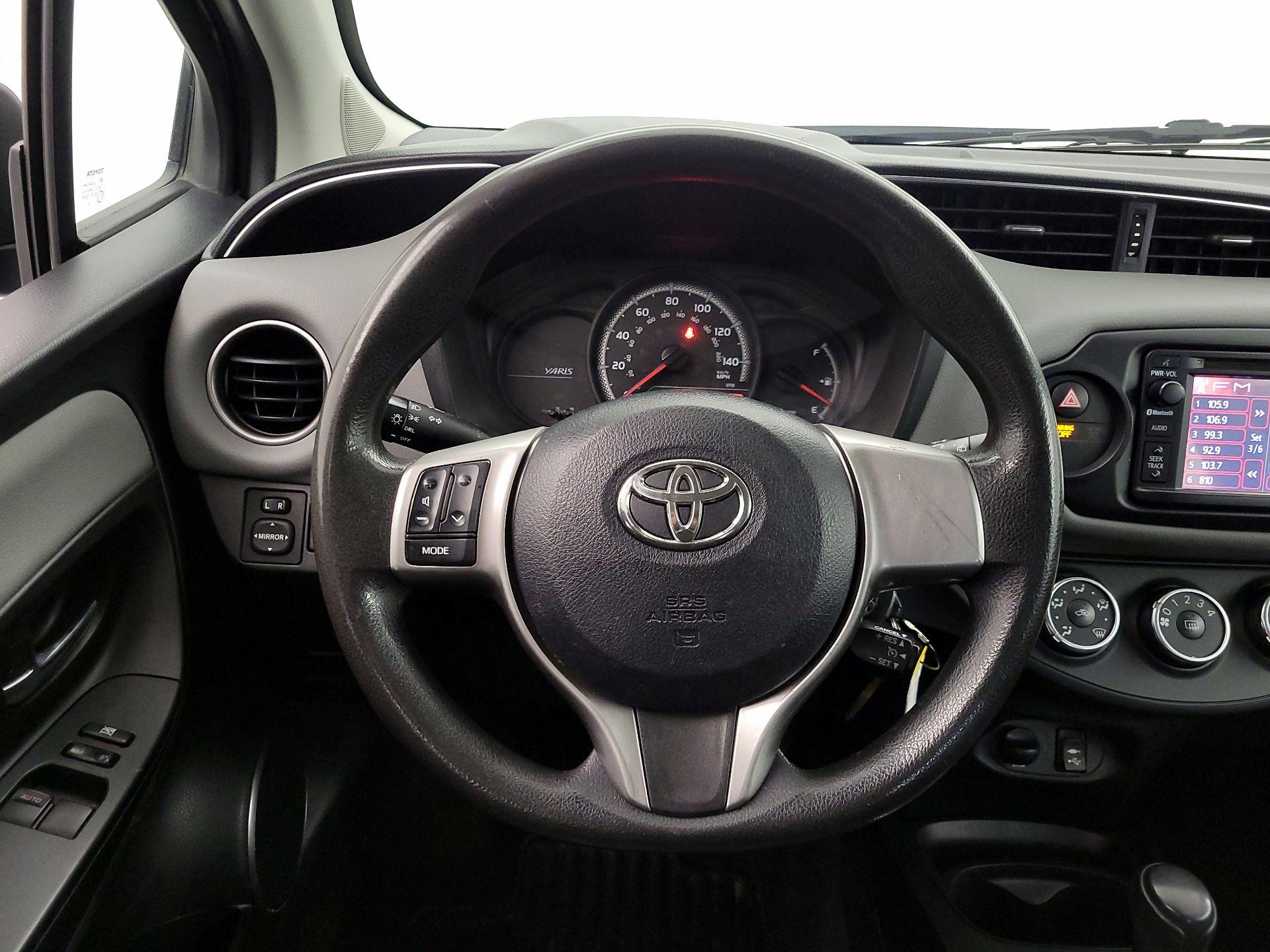 Thumbnail: 2015 Toyota Yaris - 10