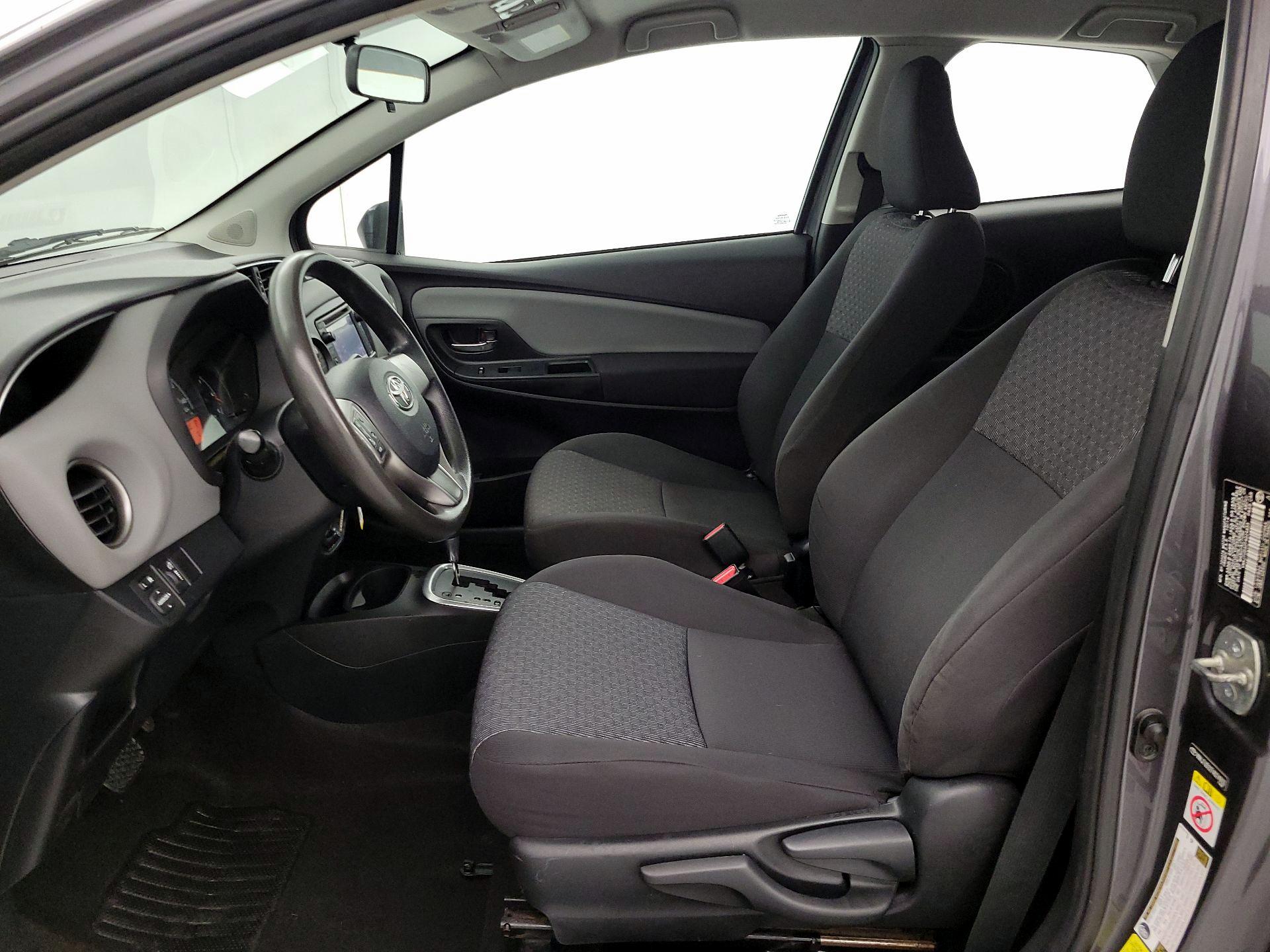 Thumbnail: 2015 Toyota Yaris - 11