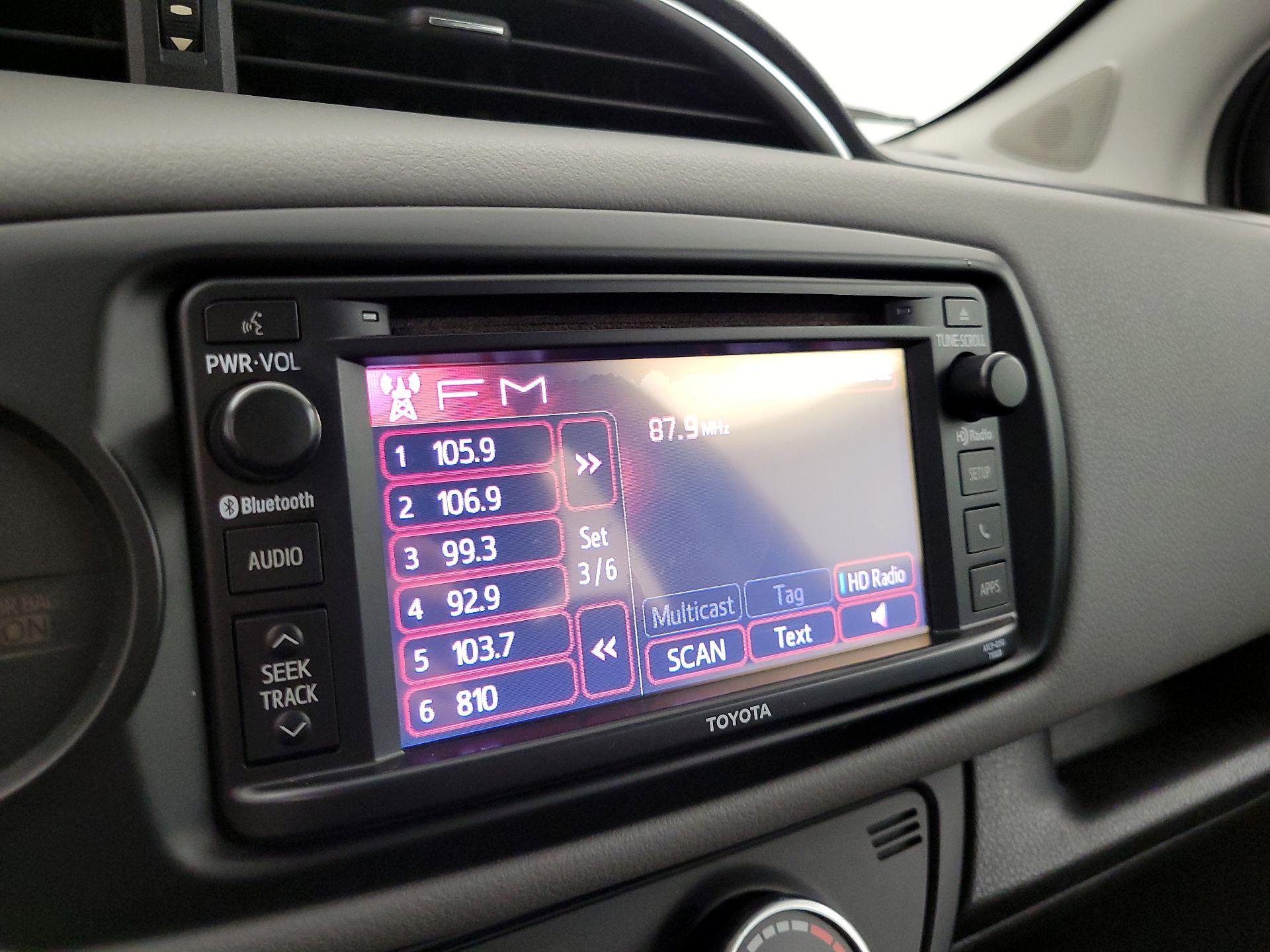 Thumbnail: 2015 Toyota Yaris - 14