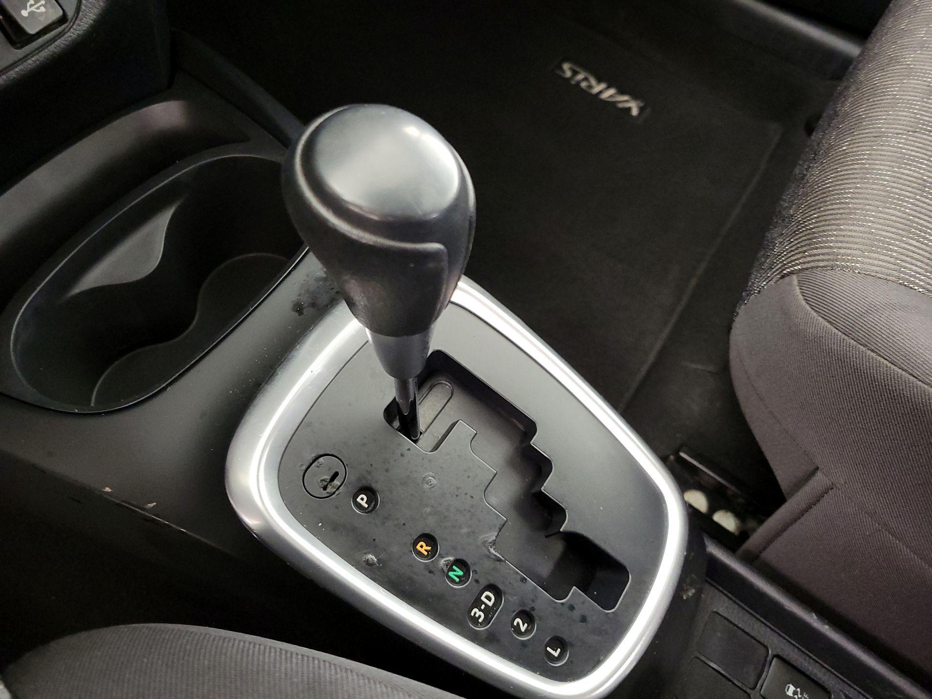 Thumbnail: 2015 Toyota Yaris - 16