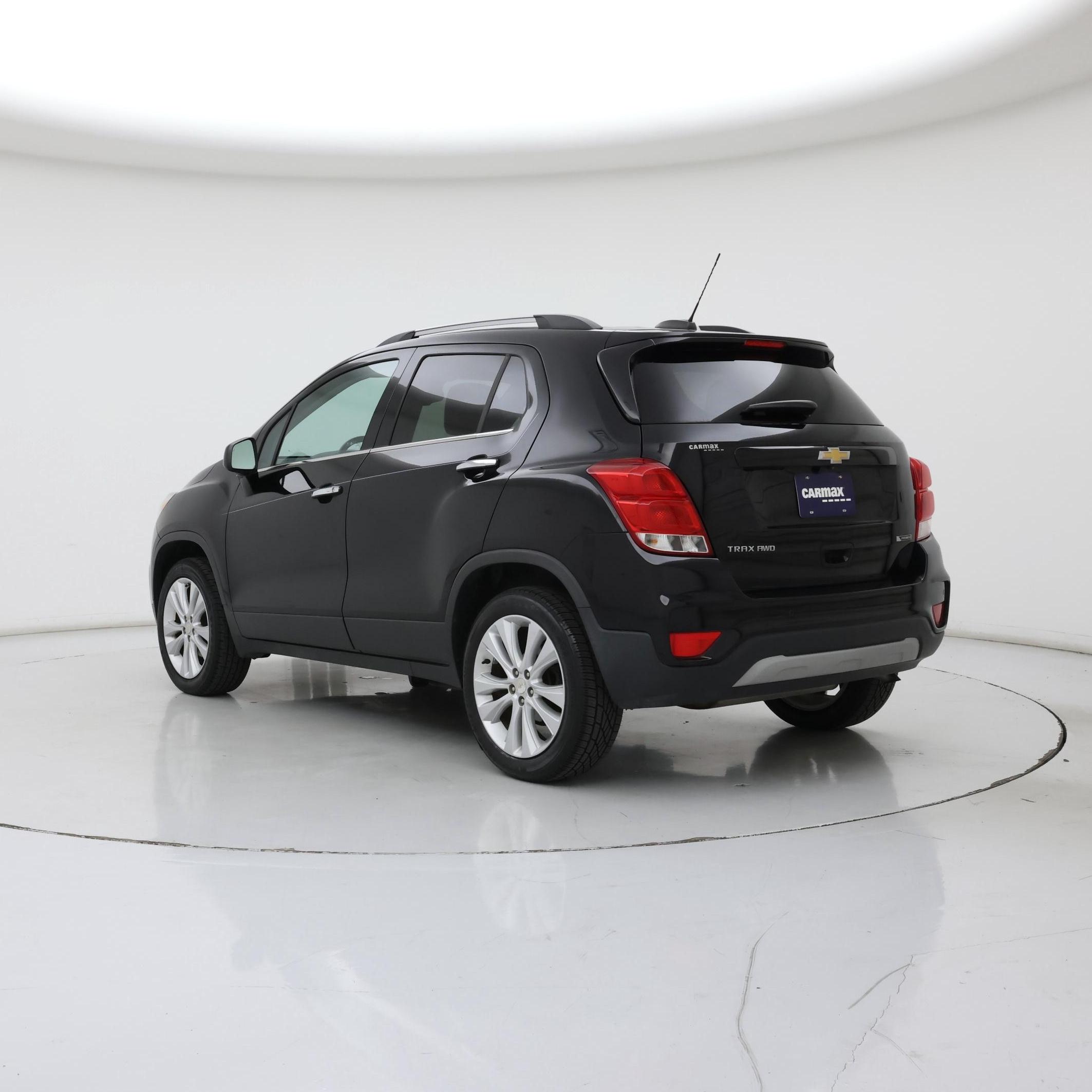 Thumbnail: 2017 Chevrolet Trax - 2