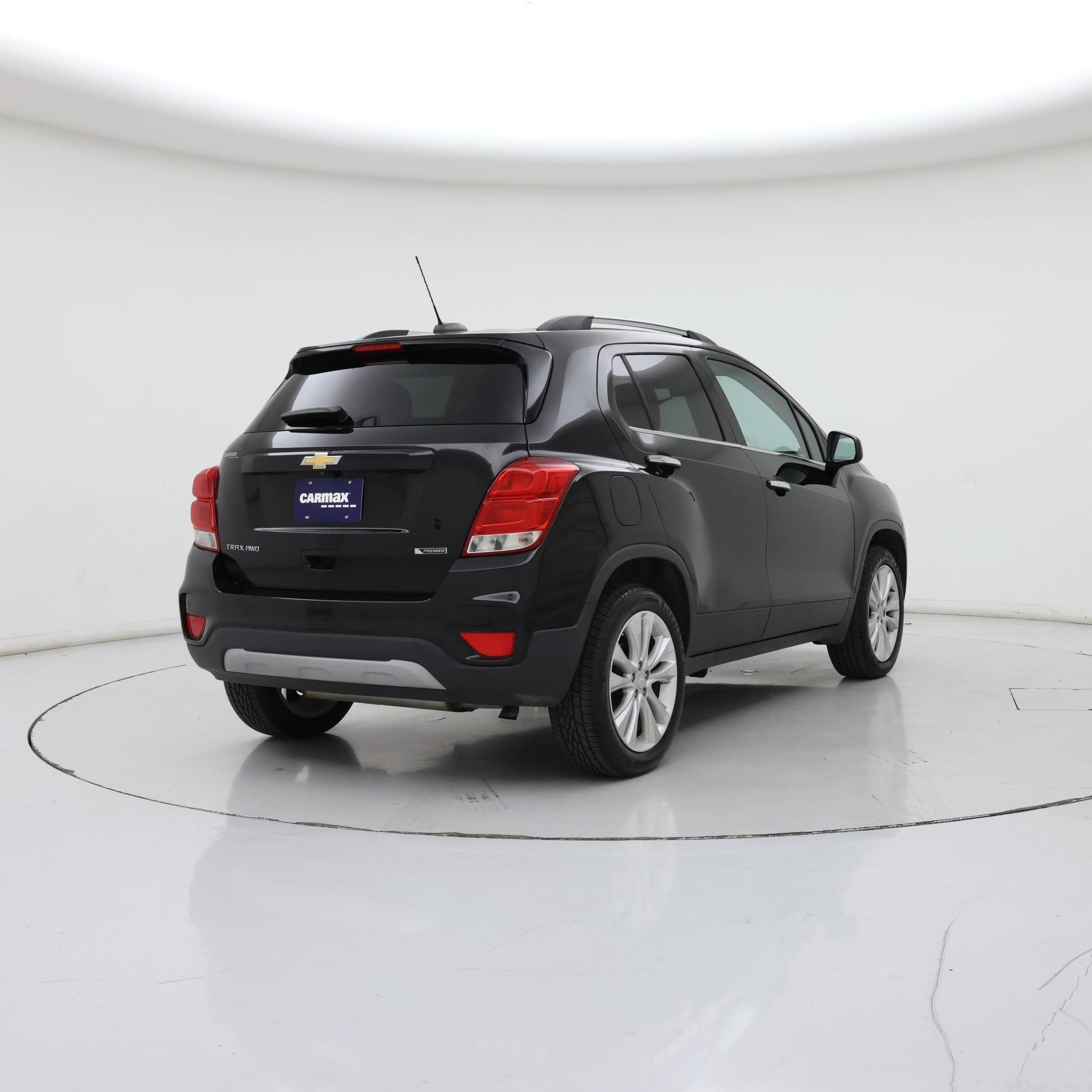 Thumbnail: 2017 Chevrolet Trax - 8