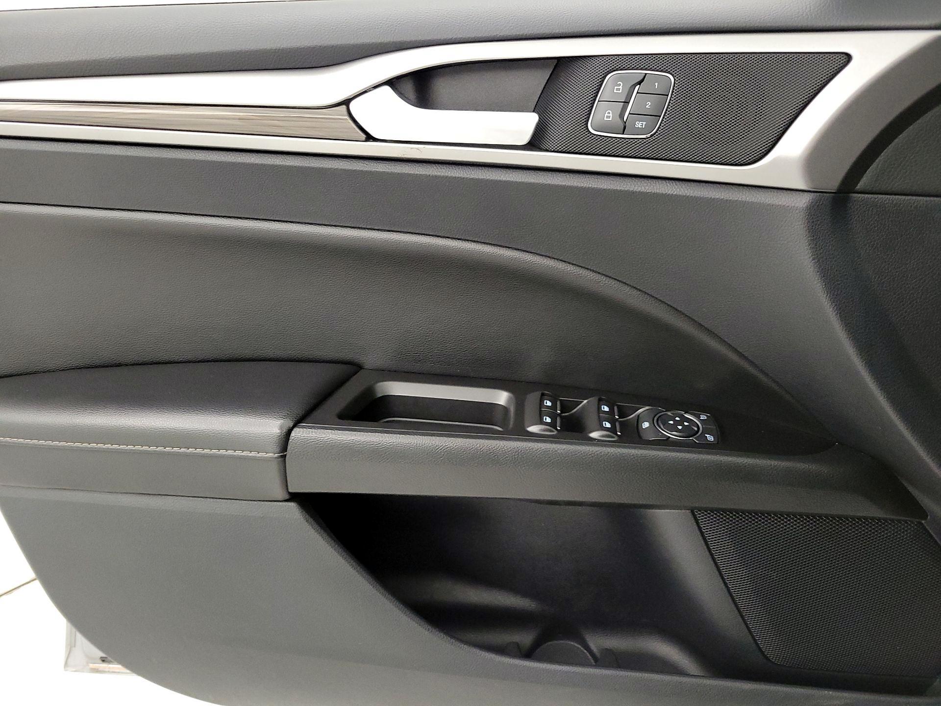 Thumbnail: 2020 Ford Fusion - 12