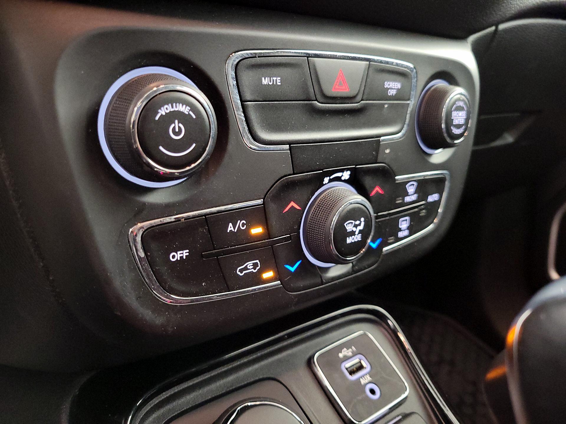 Thumbnail: 2021 Jeep Compass - 16