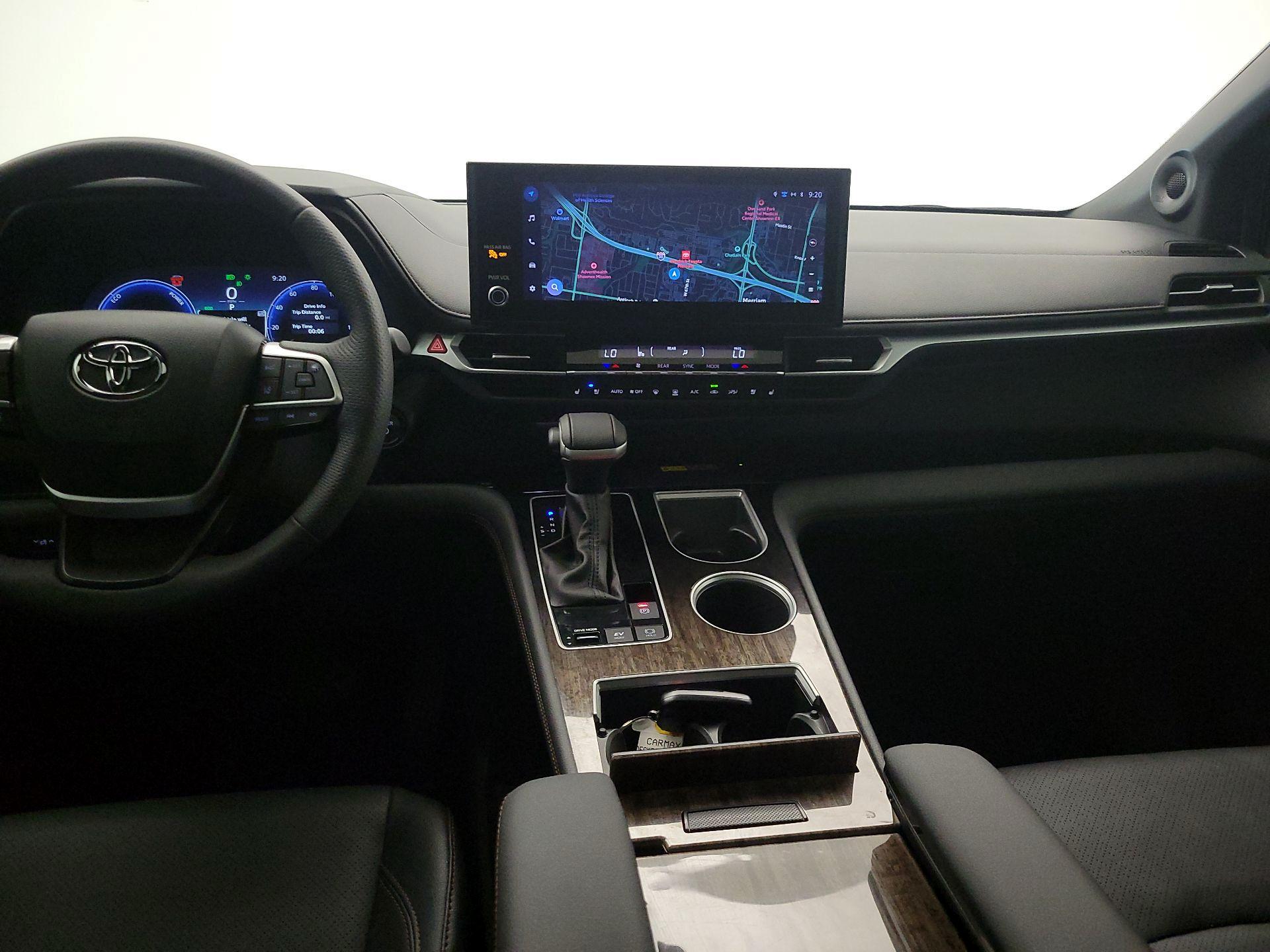 Thumbnail: 2025 Toyota Sienna - 9