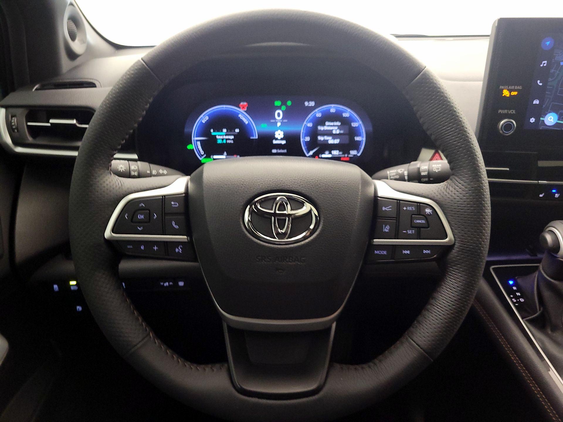 Thumbnail: 2025 Toyota Sienna - 10