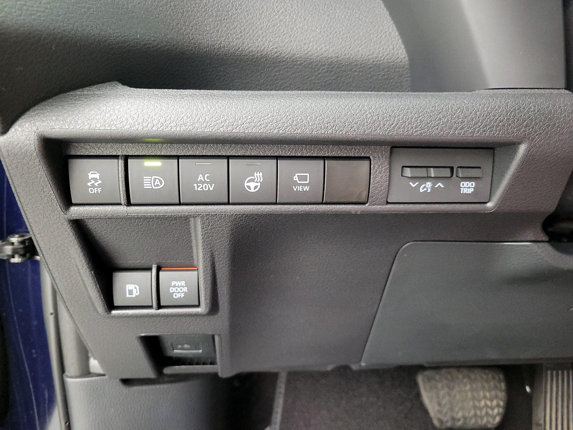 Thumbnail: 2025 Toyota Sienna - 13