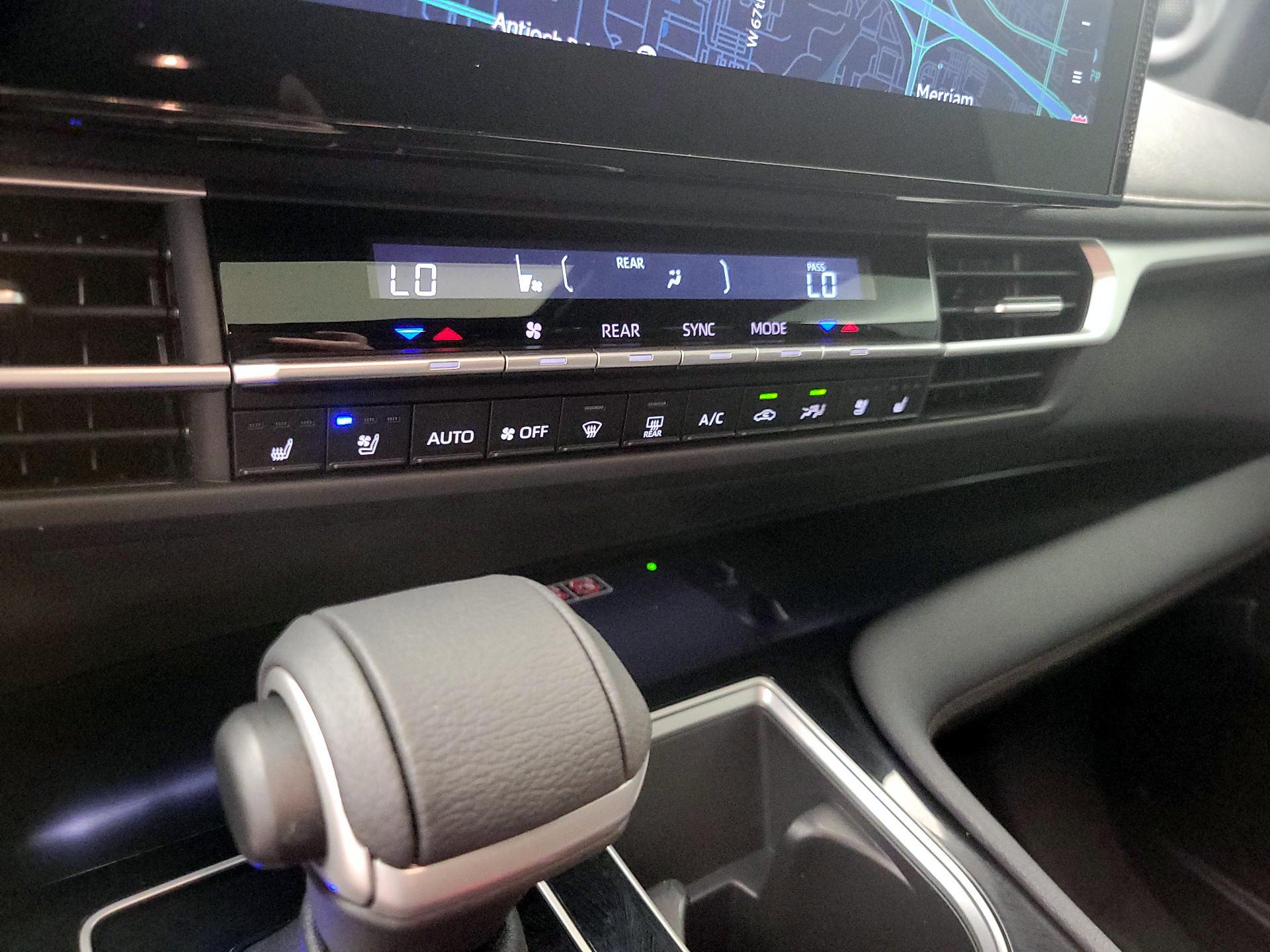 Thumbnail: 2025 Toyota Sienna - 17